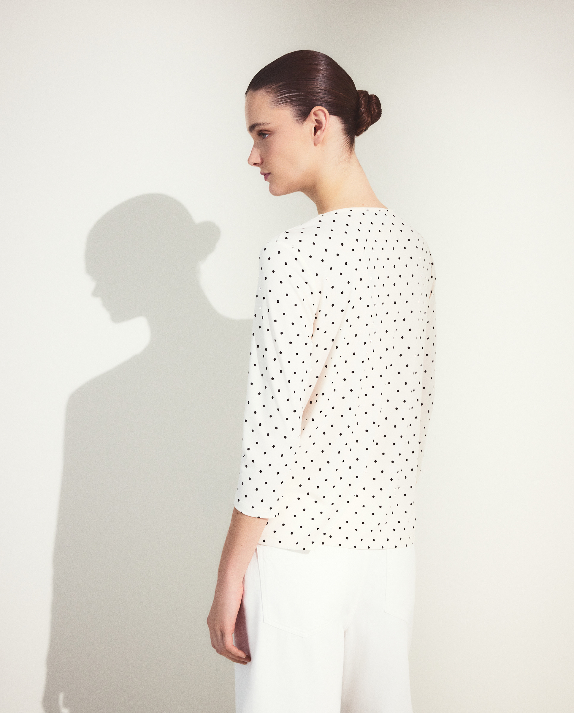 T-shirt com Franzido no Peito e Estampado às Bolinhas Branco-3