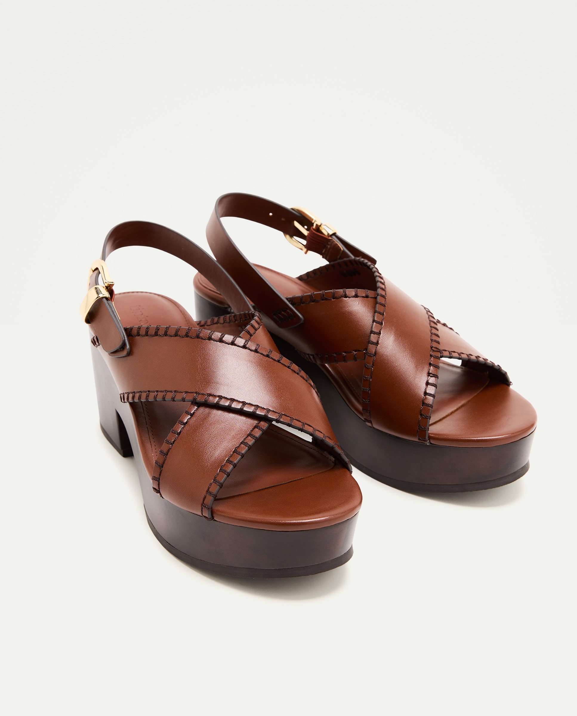 Sandálias de Salto com Bloco, Tiras Cruzadas e Fivela Torrado-2