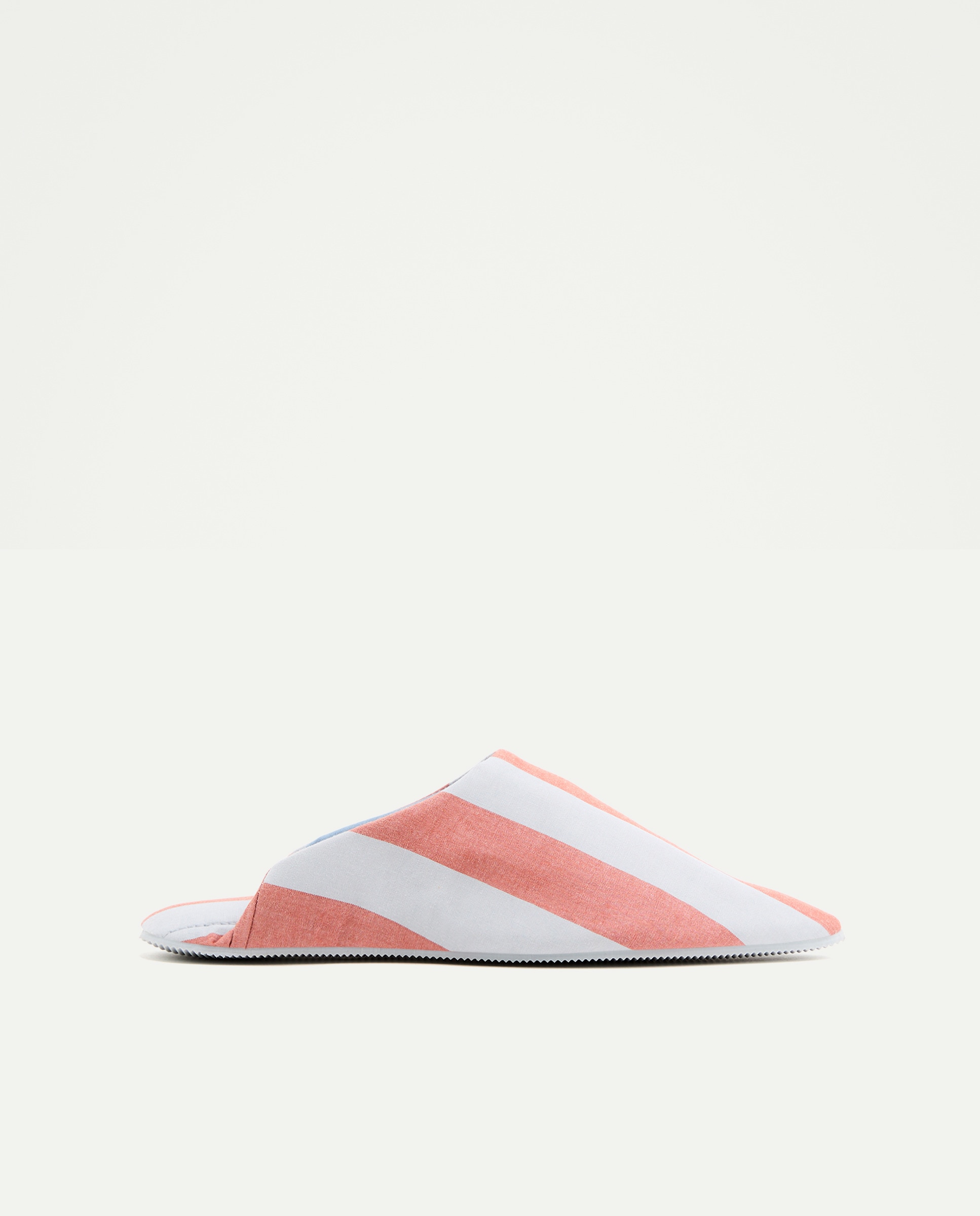 Imagen 0 de Zapatilla demujer de rayas