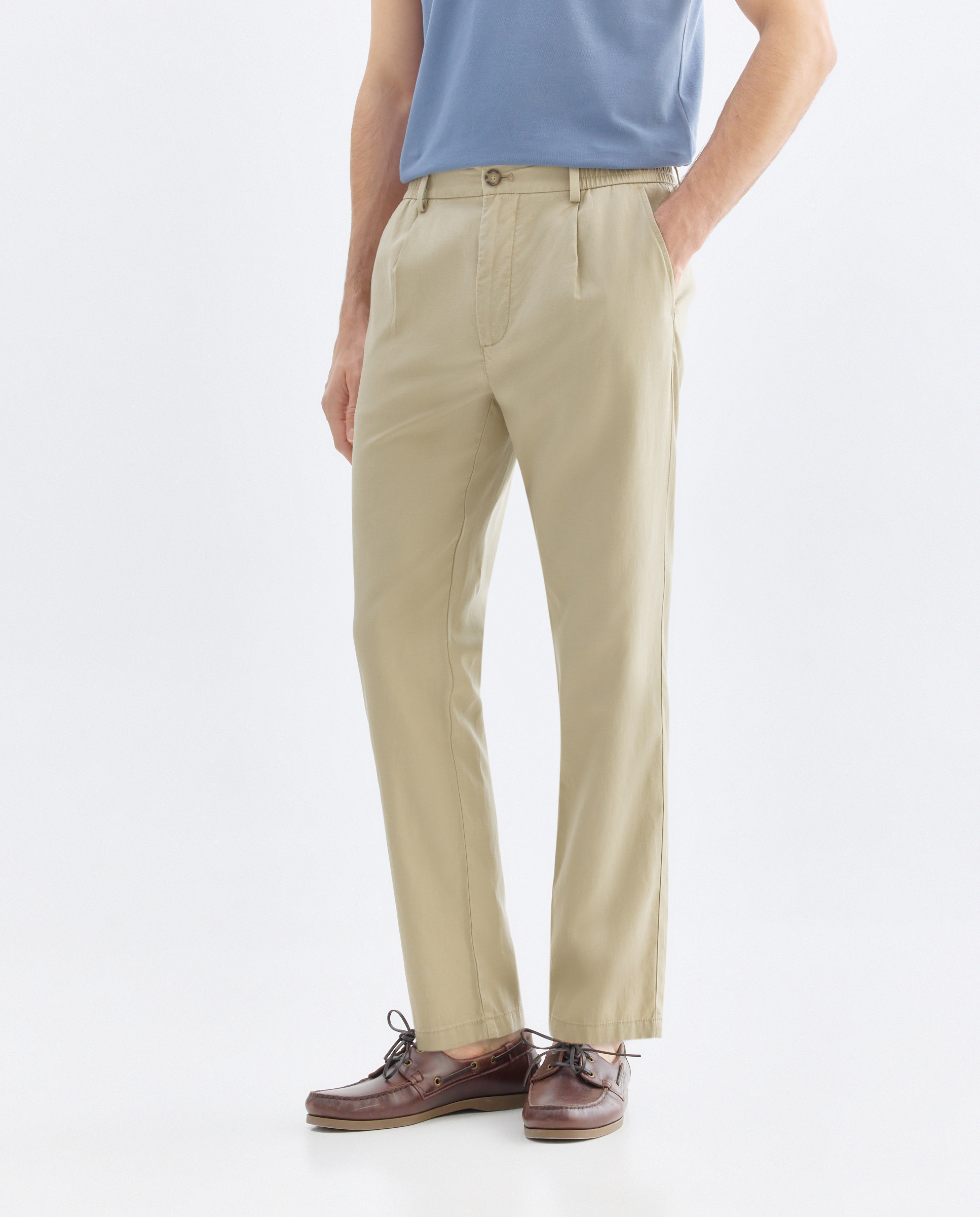 Pantalón hombre chino gomas con lino Visón oscuro-2