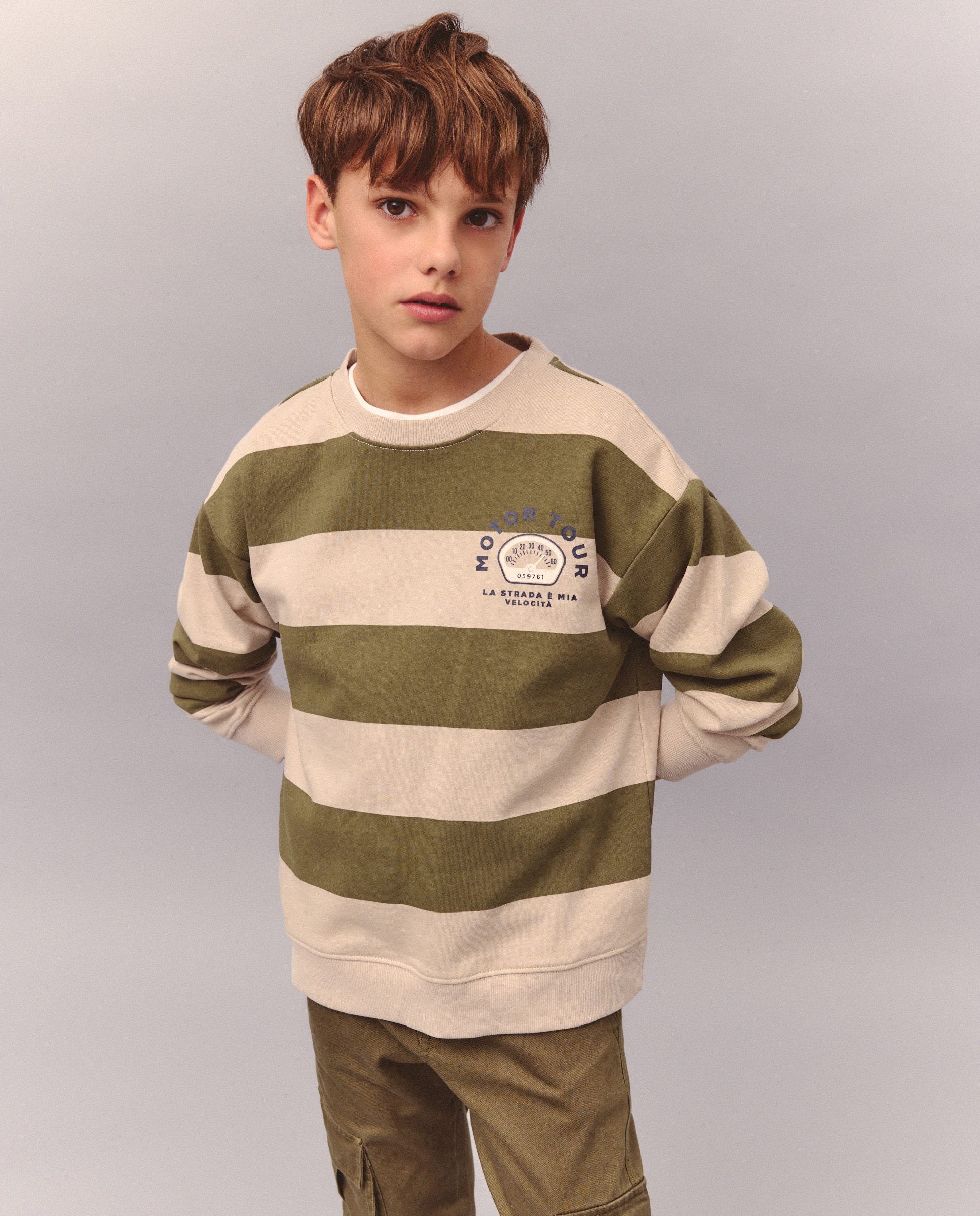 Sweatshirt Fechada com Estampado de Fantasia Verde-2