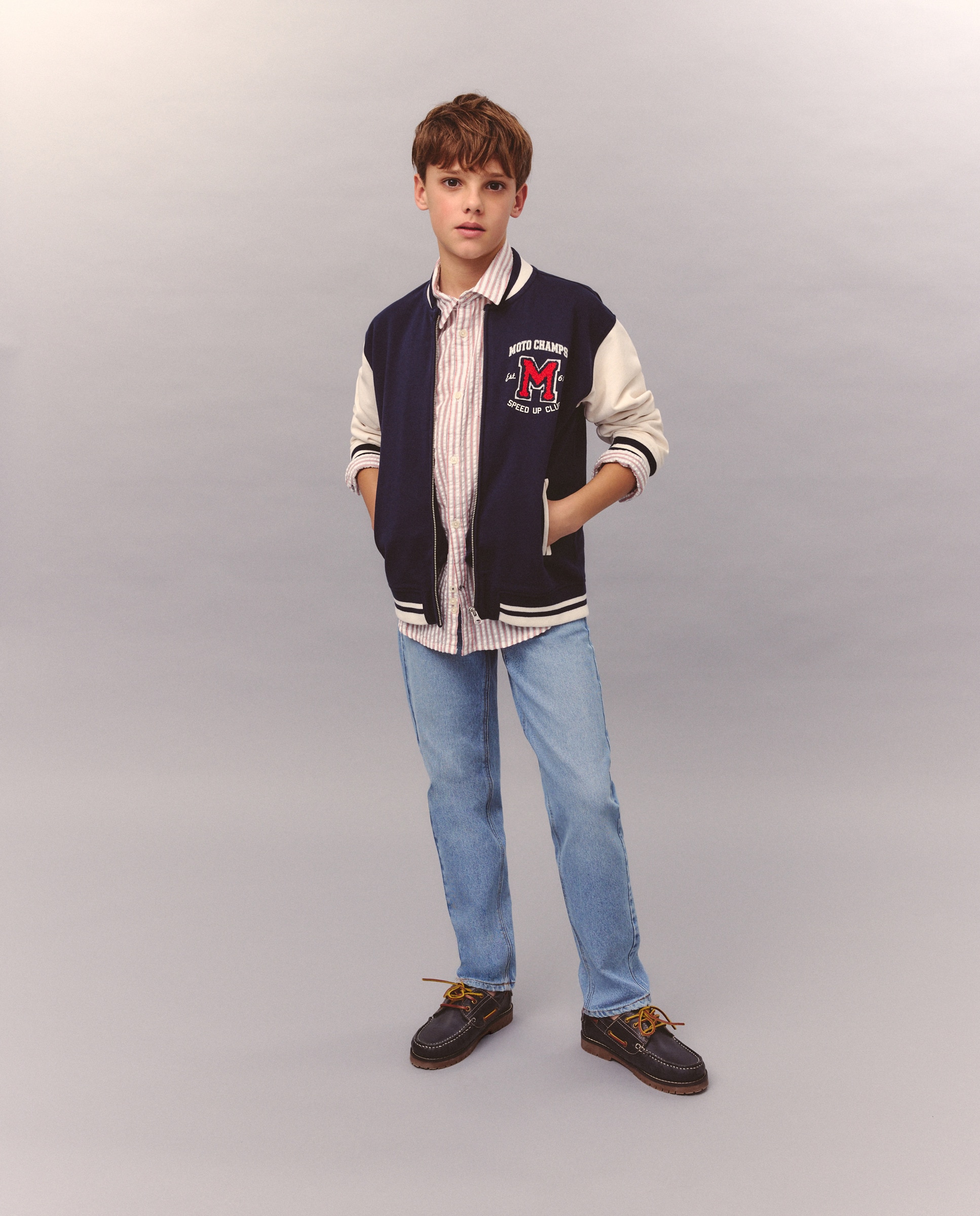 Imagem 0 de Sweatshirt Aberta Tipo Blusão Bomber com Estampado de Fantasia