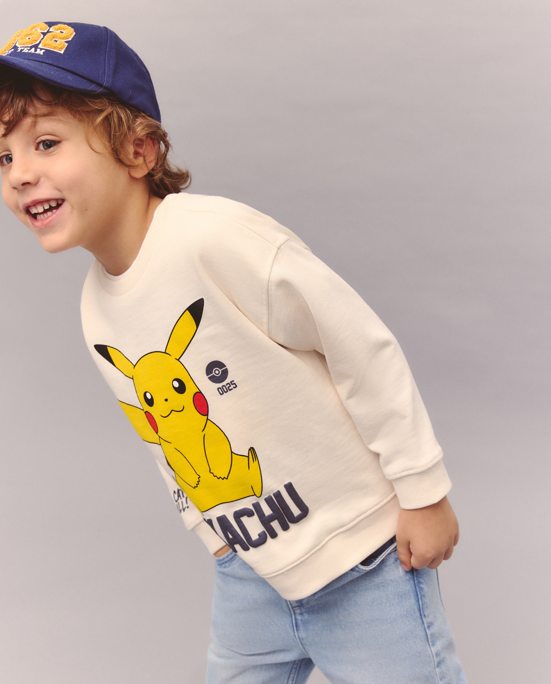 Imagem 0 de Sweatshirt Fechada sem Capuz com Estampado Pokémon