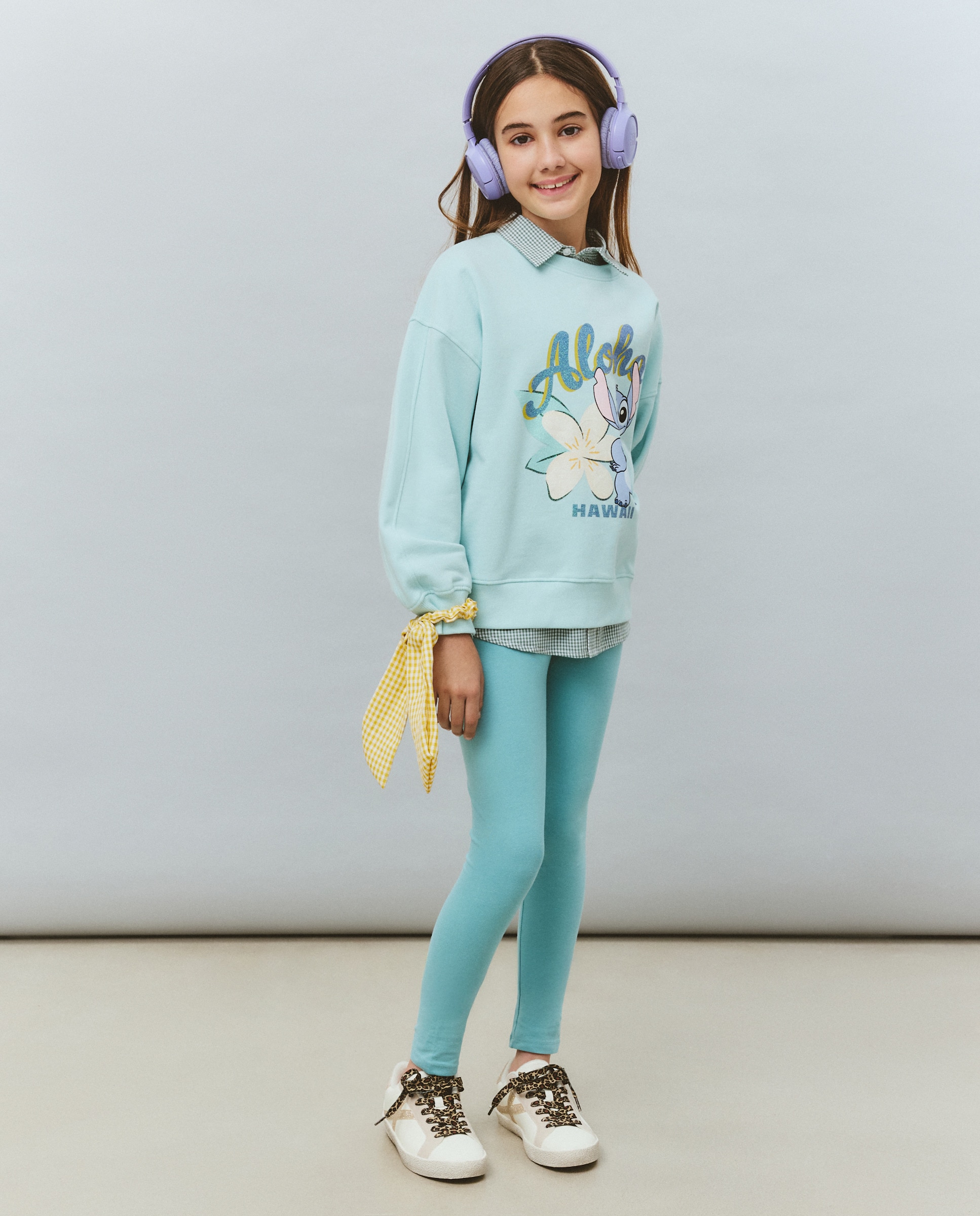 Sweatshirt de Decote Redondo com Estampado Posicional Stitch Aloha com Glitter Kids El Corte Inglés 582 Verde Água-2