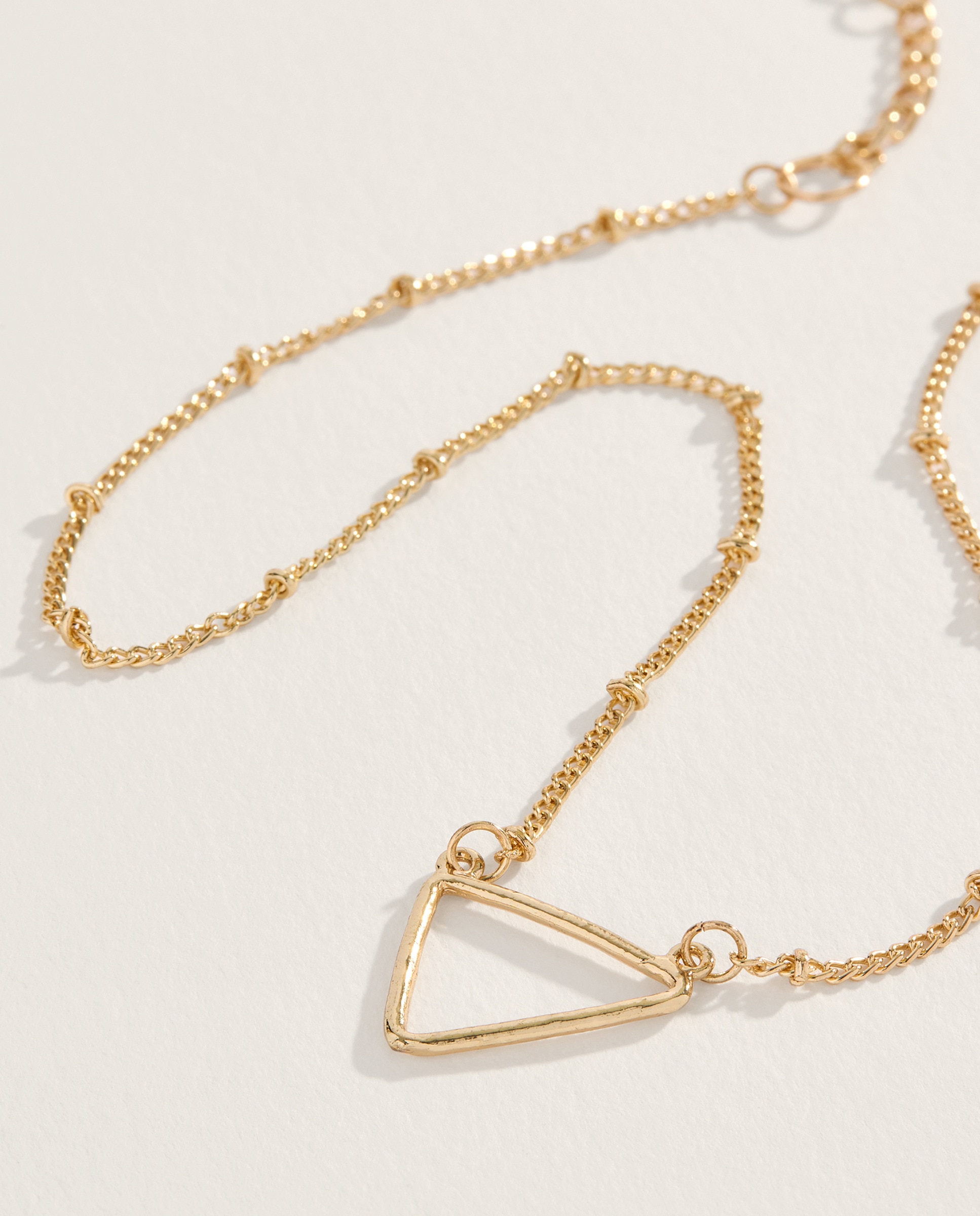 Imagem 0 de Colar Comprido com Triângulo