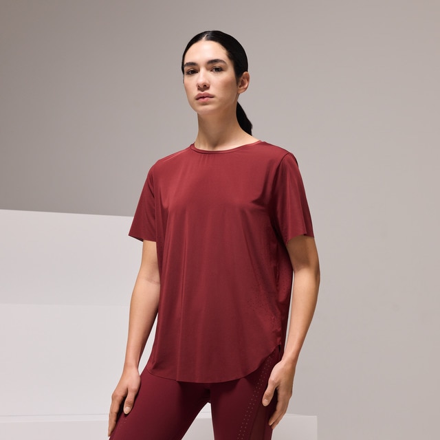 Imagem 0 de T-shirt de Training de Mulher com Manga Curta Micro Perfurada