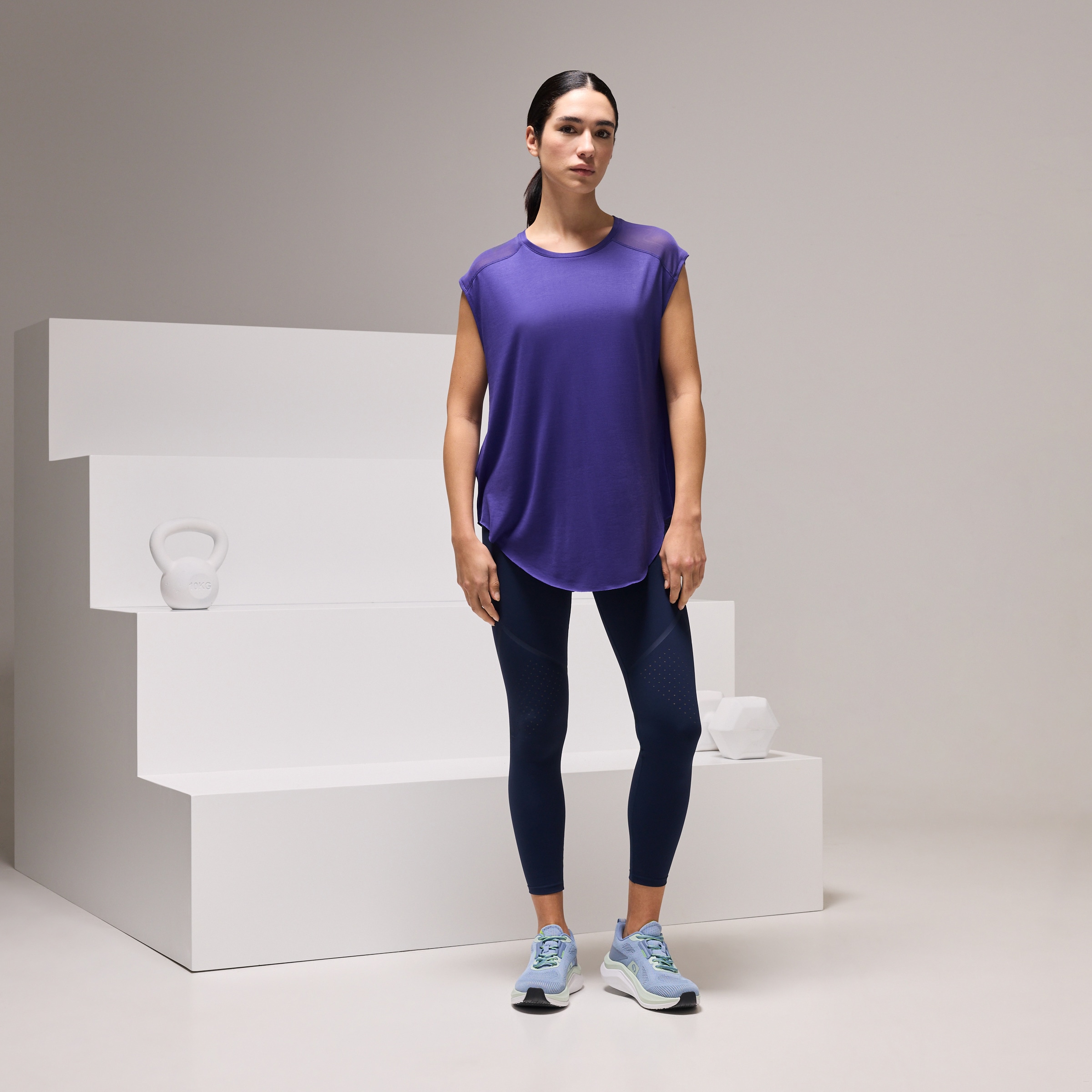 T-shirt de Training de Mulher em Modal com Mesh e Manga Curta Bordeaux-2