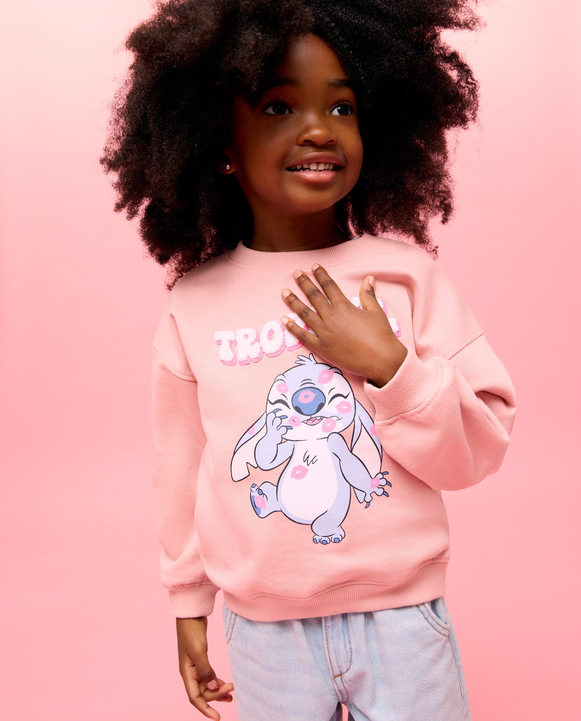 Imagem 0 de Sweatshirt de Decote Redondo com Estampado Posicional Stitch Beijos Primeiro Plano