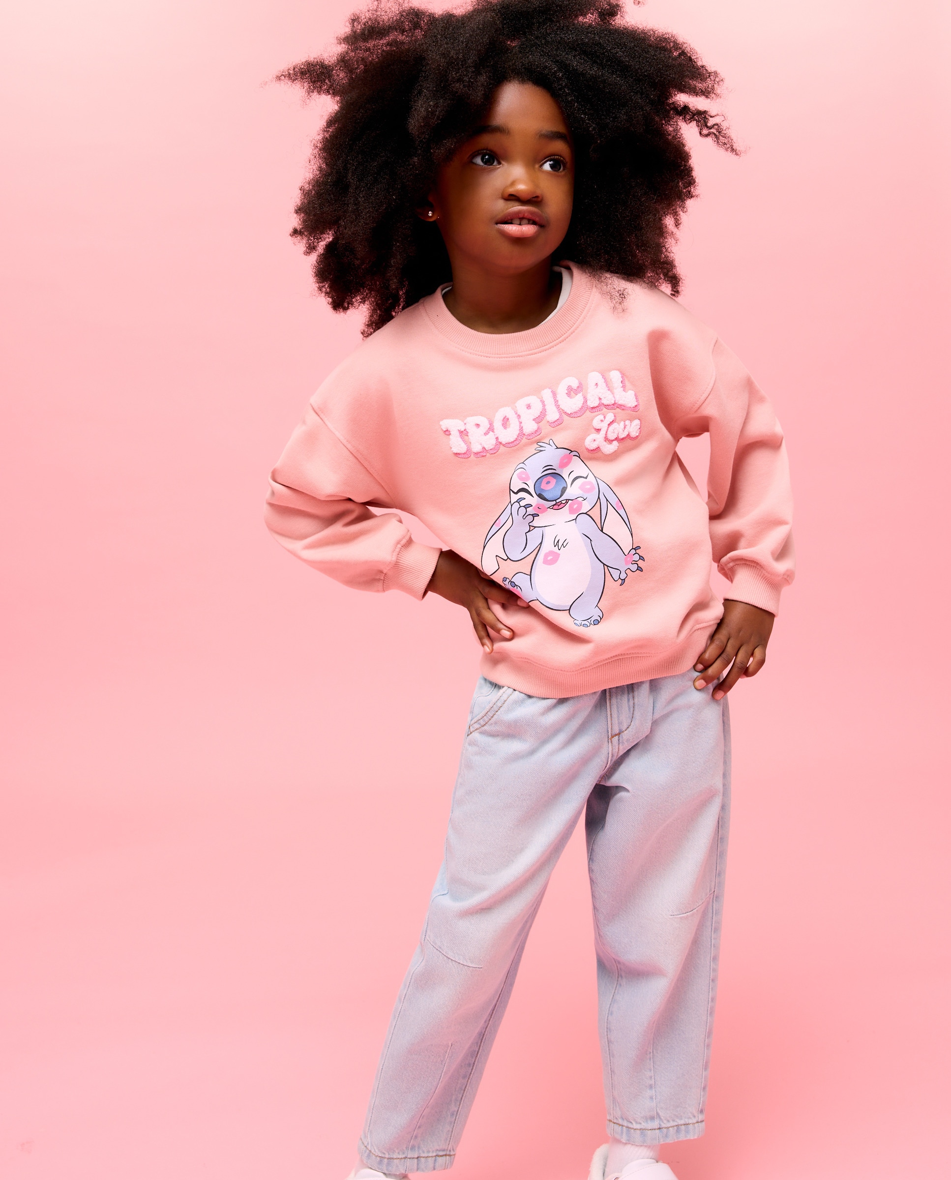 Sweatshirt de Decote Redondo com Estampado Posicional Stitch Beijos Primeiro Plano Kids El Corte Inglés 200 Rosa-2