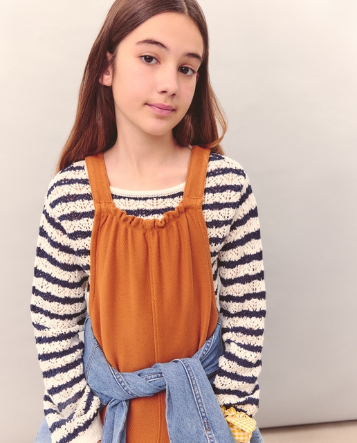 Imagem 0 de Jardineiras de Felpa com Textura de Sarja e Bolsos de Plastrão