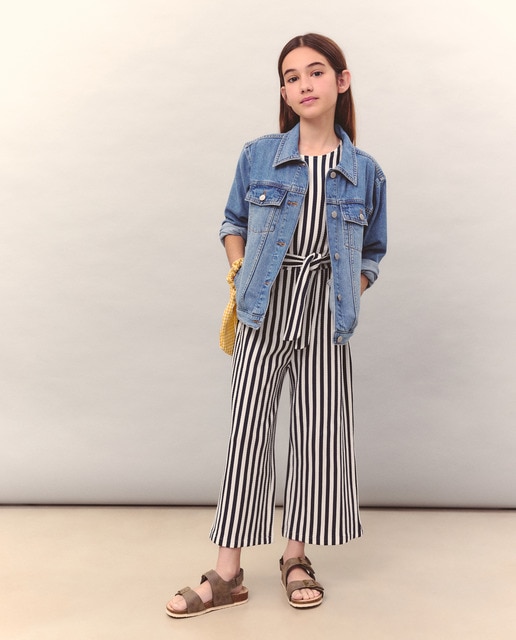 Imagem 0 de Macacão Comprido às Riscas com Folho na Gola