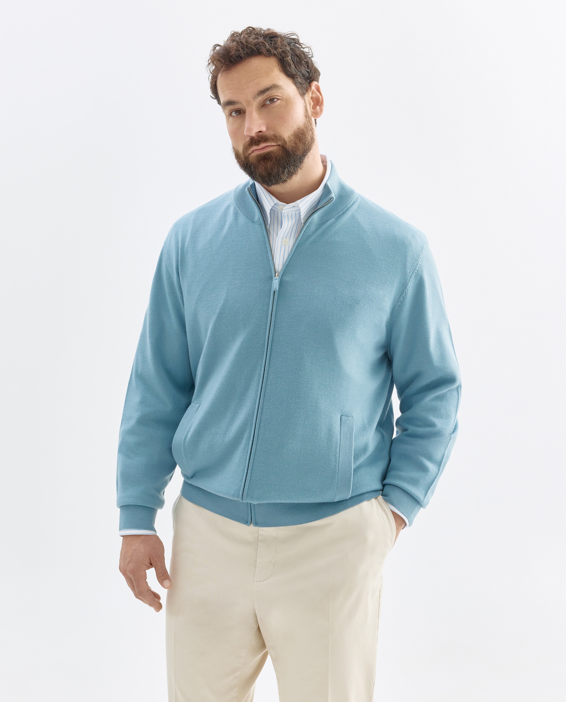 Imagem 0 de Cardigan Liso com Botões Tamanhos Grandes