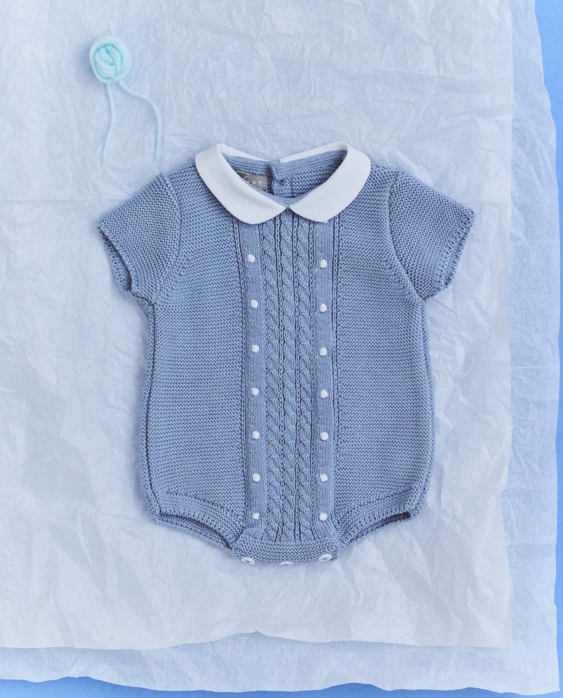 Babygrow com Gola de Bebé e Manga Curta de Tricot Fantasia com Malha de Cabo Central Coconut El Corte Inglés 400 Azul-4