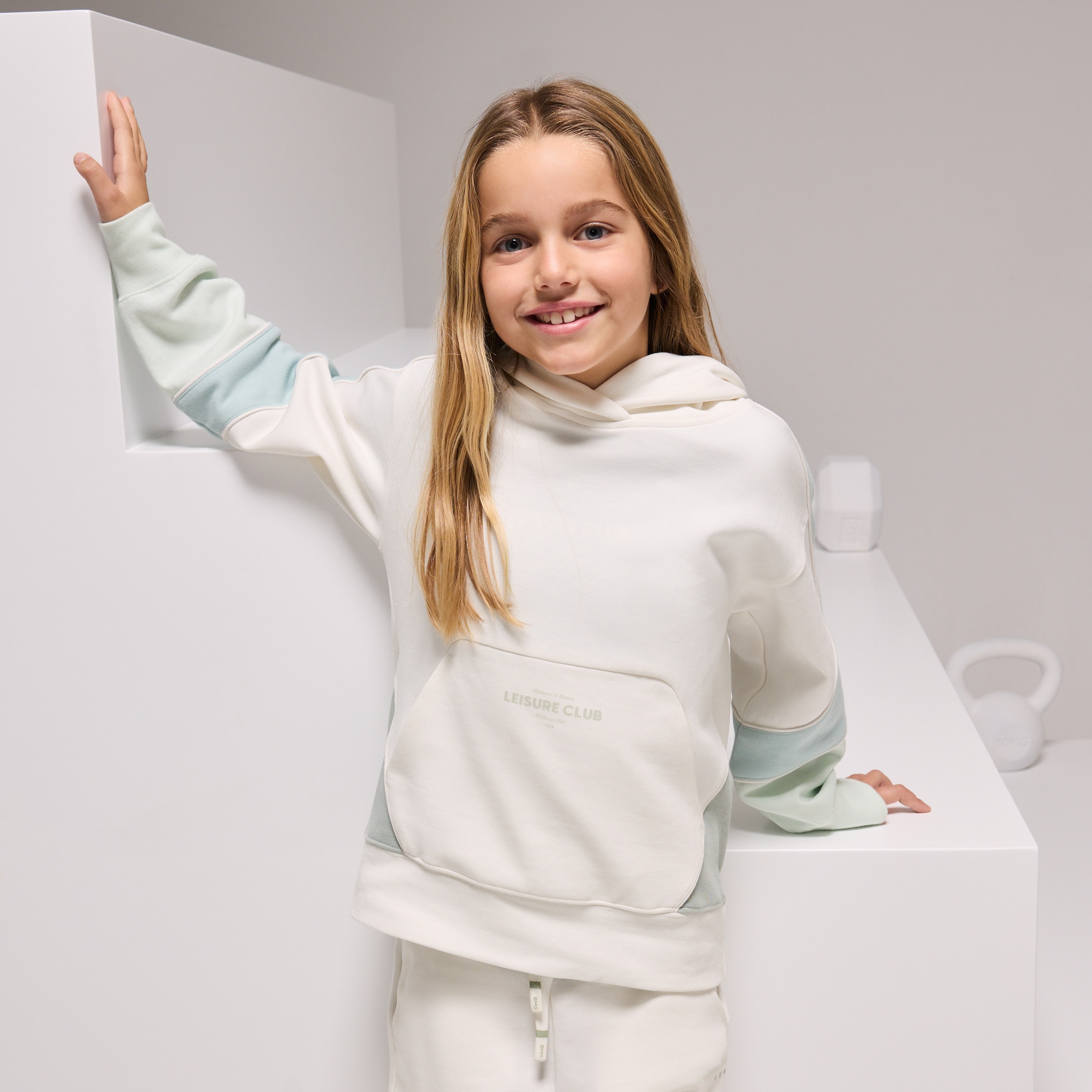 Sweatshirt com Capuz Sportcasual de Menina Branco-2