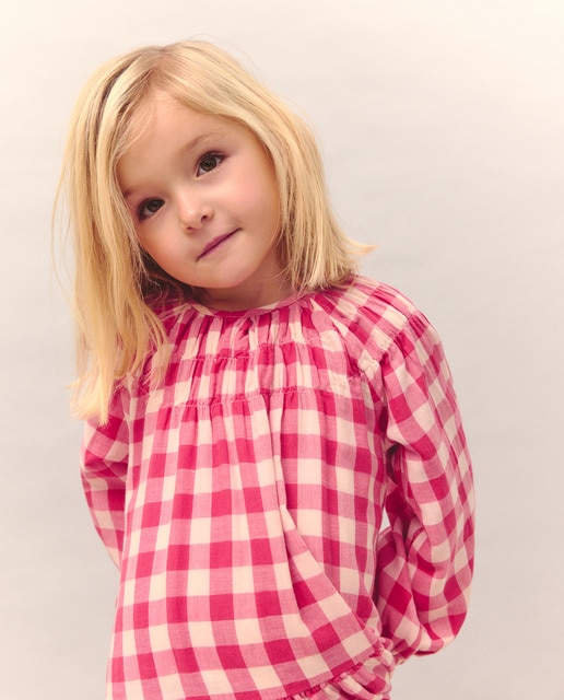 Imagem 0 de Vestido de Manga Comprida em Chiffon Duplo com Vichy e Gola Smock com Elásticos