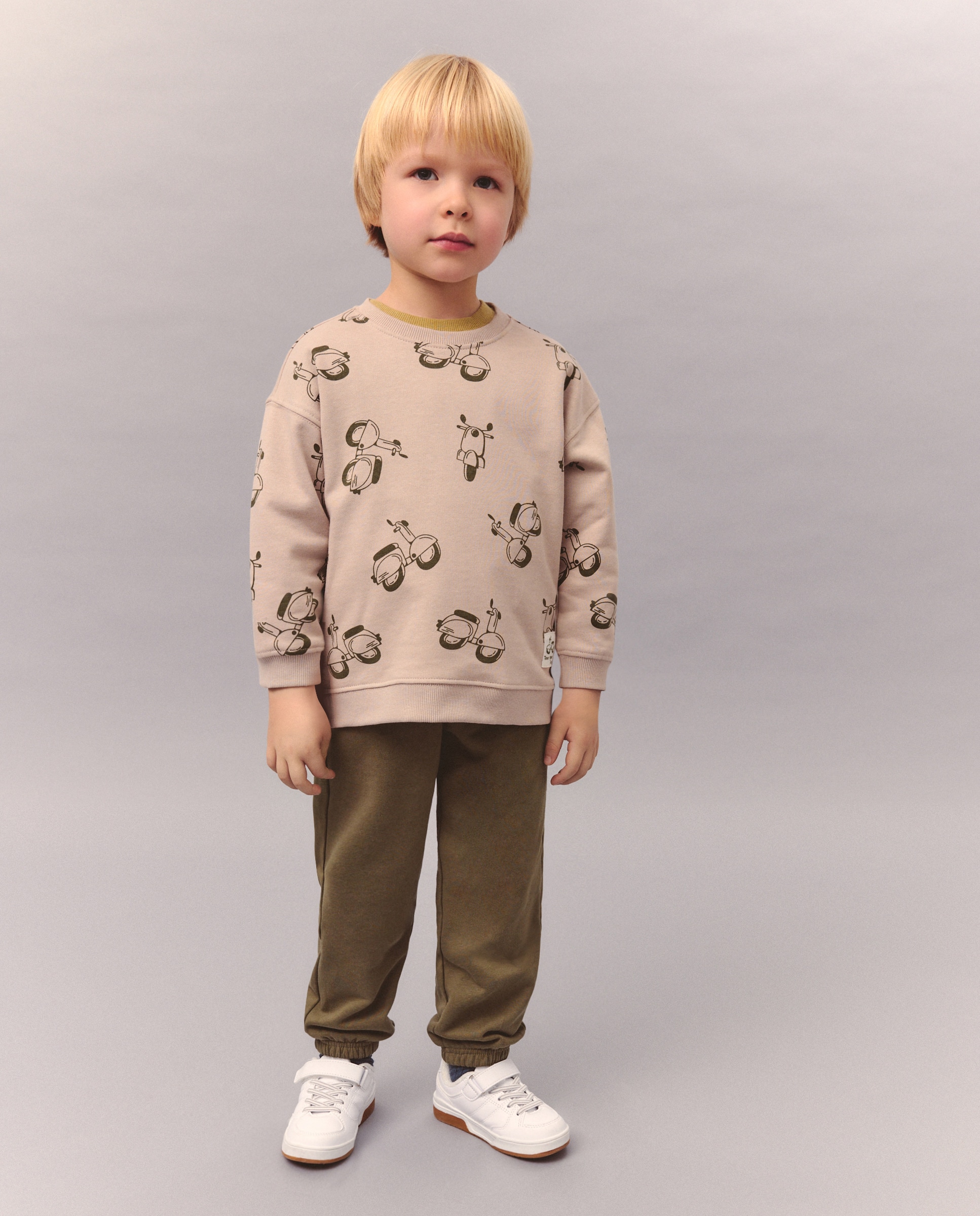 Imagem 0 de Conjunto de Sweatshirt com Capuz e Calças de Felpa