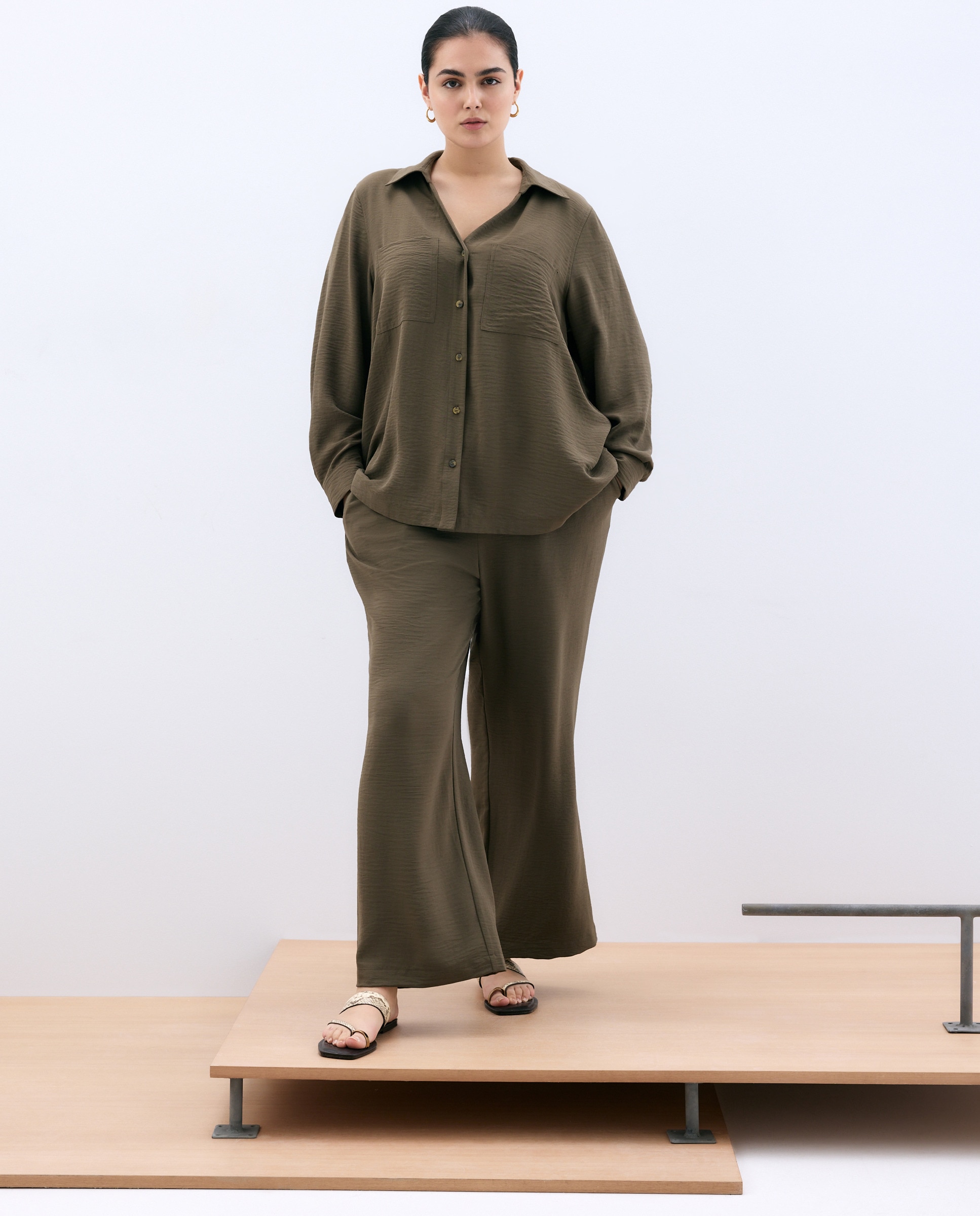 Calças Fluidas Airflow 520 Caqui-1