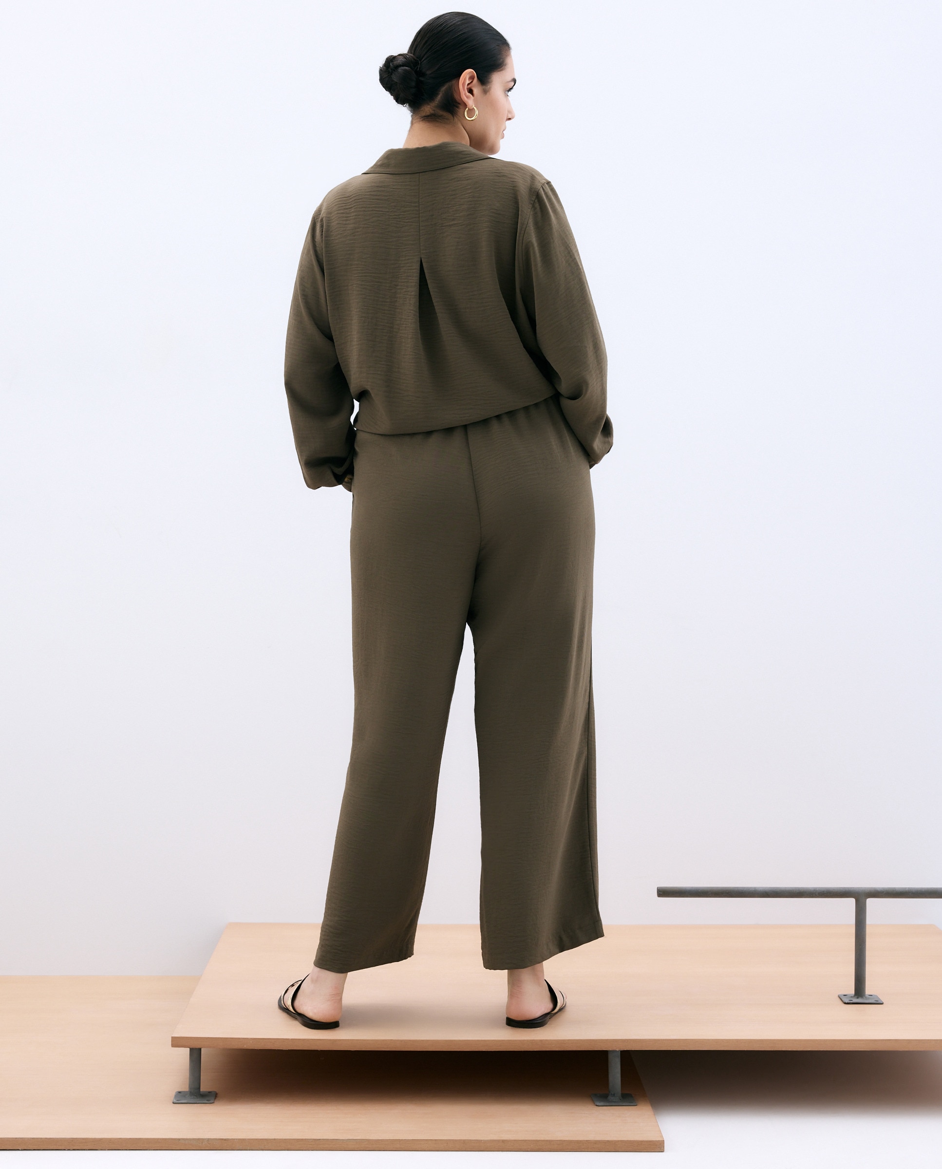 Calças Fluidas Airflow 520 Caqui-3