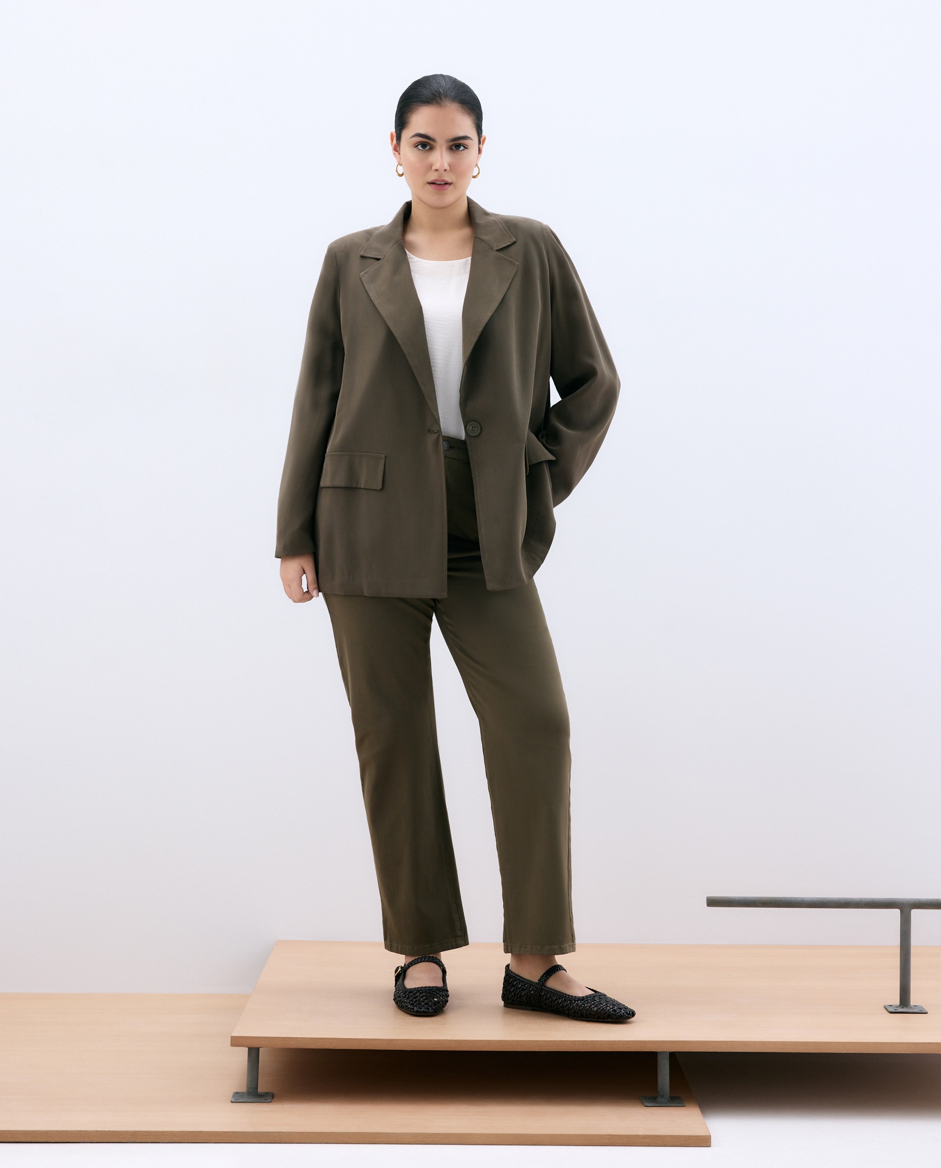 Blazer com Manga Comprida e Bolsos 520 Caqui-2