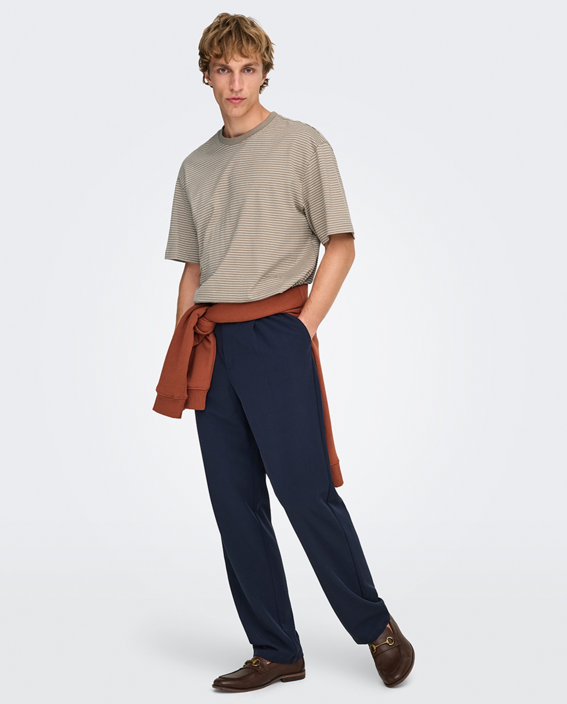 T-shirt Relaxed Fit 100% Algodão Orgânico com Manga Curta Castanho-claro-5