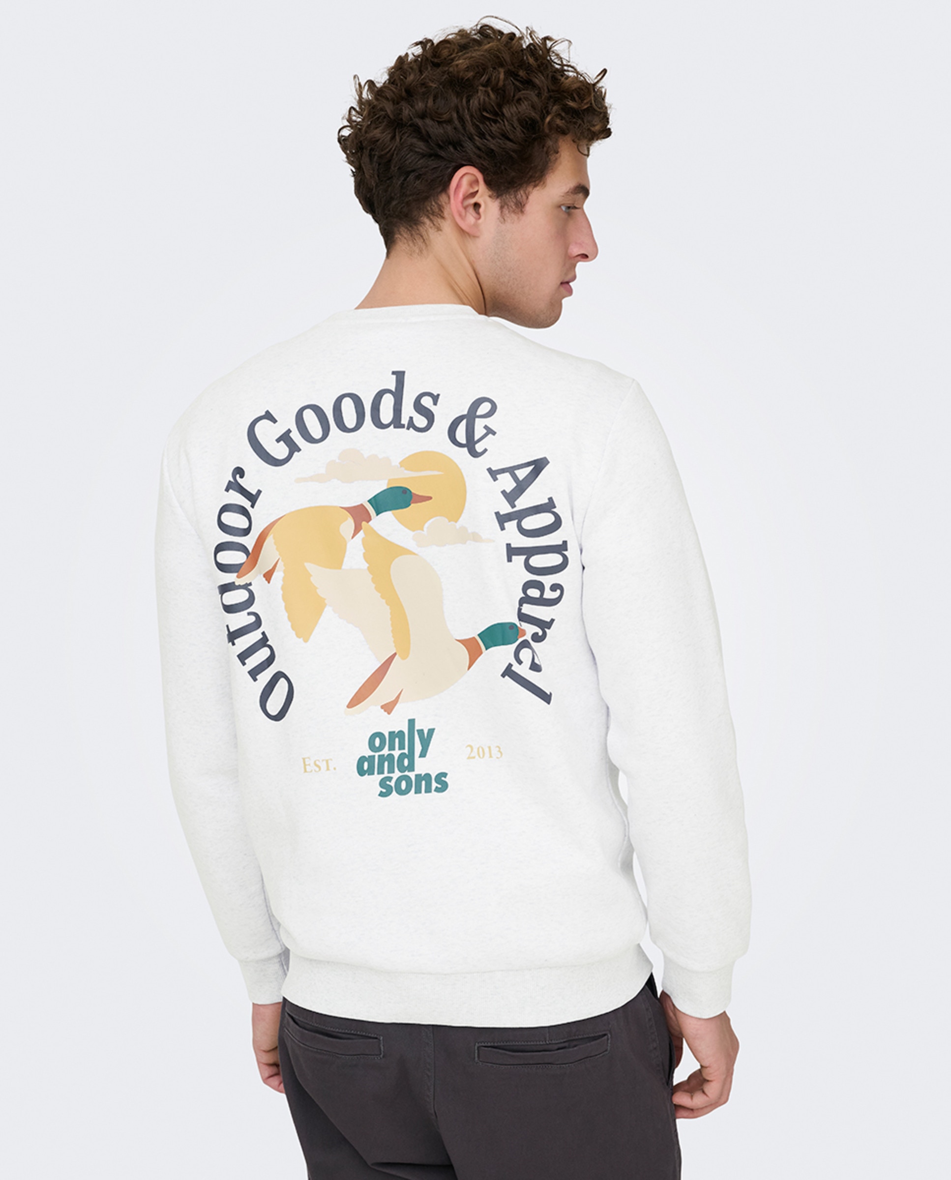 Sweatshirt com Gola Redonda. Regular Fit Cinzento-claro-2