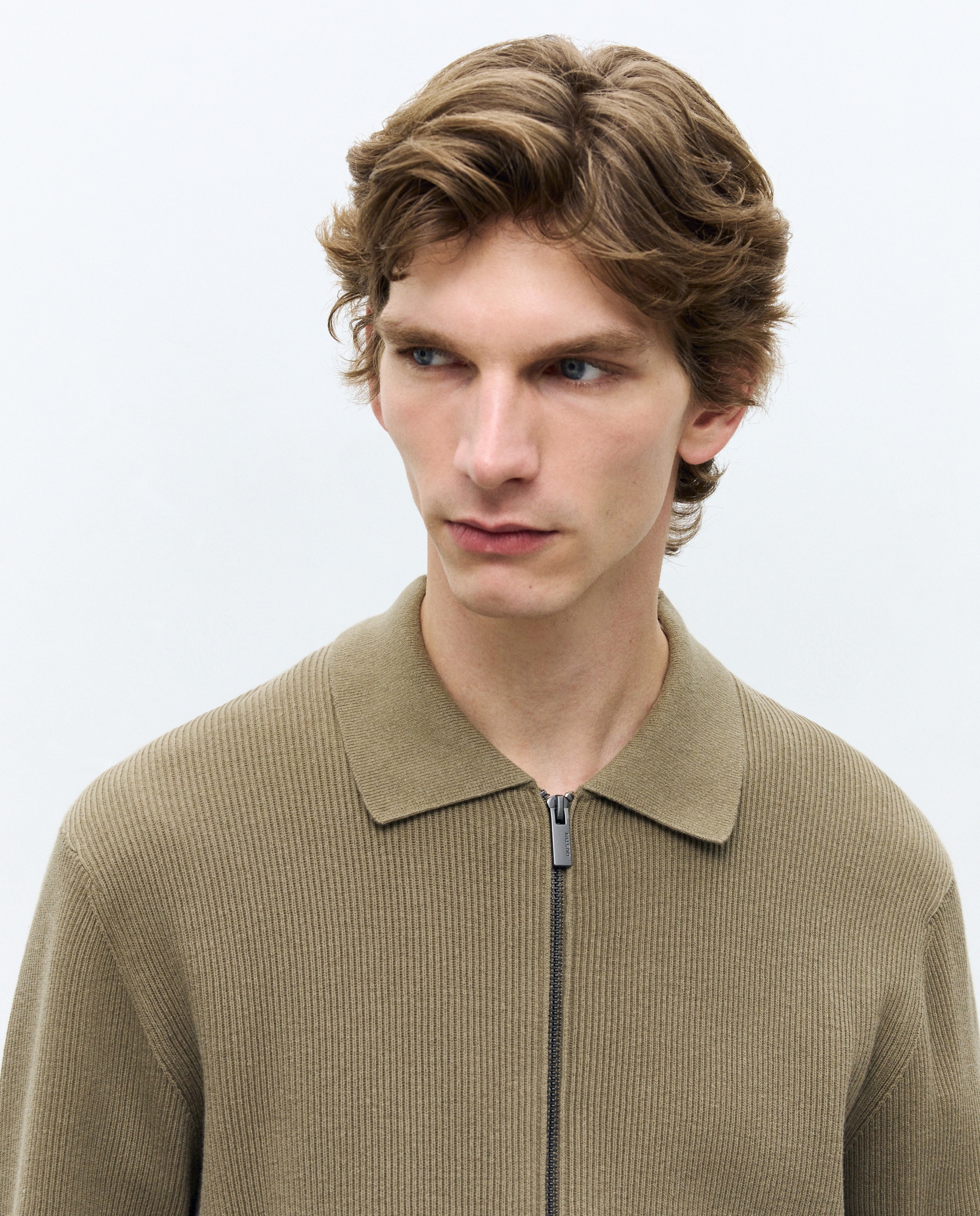 Casaco de Malha Inglesa com Fecho de Correr Verde-2