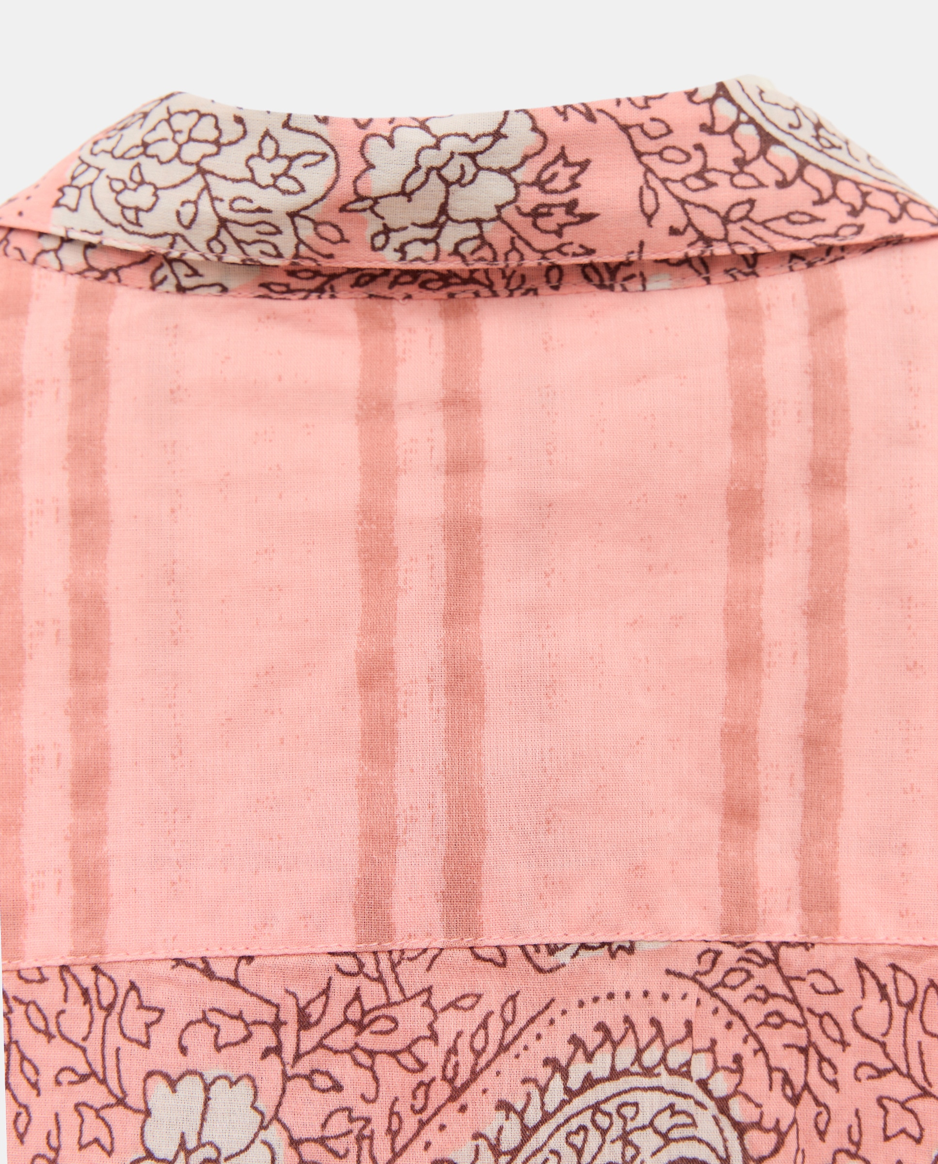 Blusa Tipo Camiseiro com Estampado Rosa-5