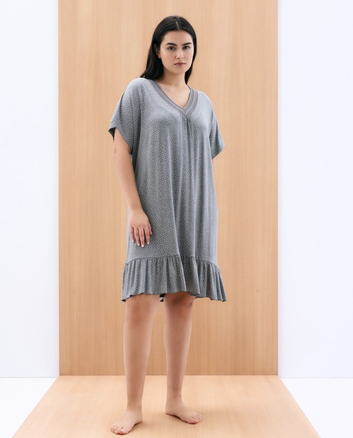 Imagem 0 de Camisa de Dormir às Bolinhas com Decote em Bico