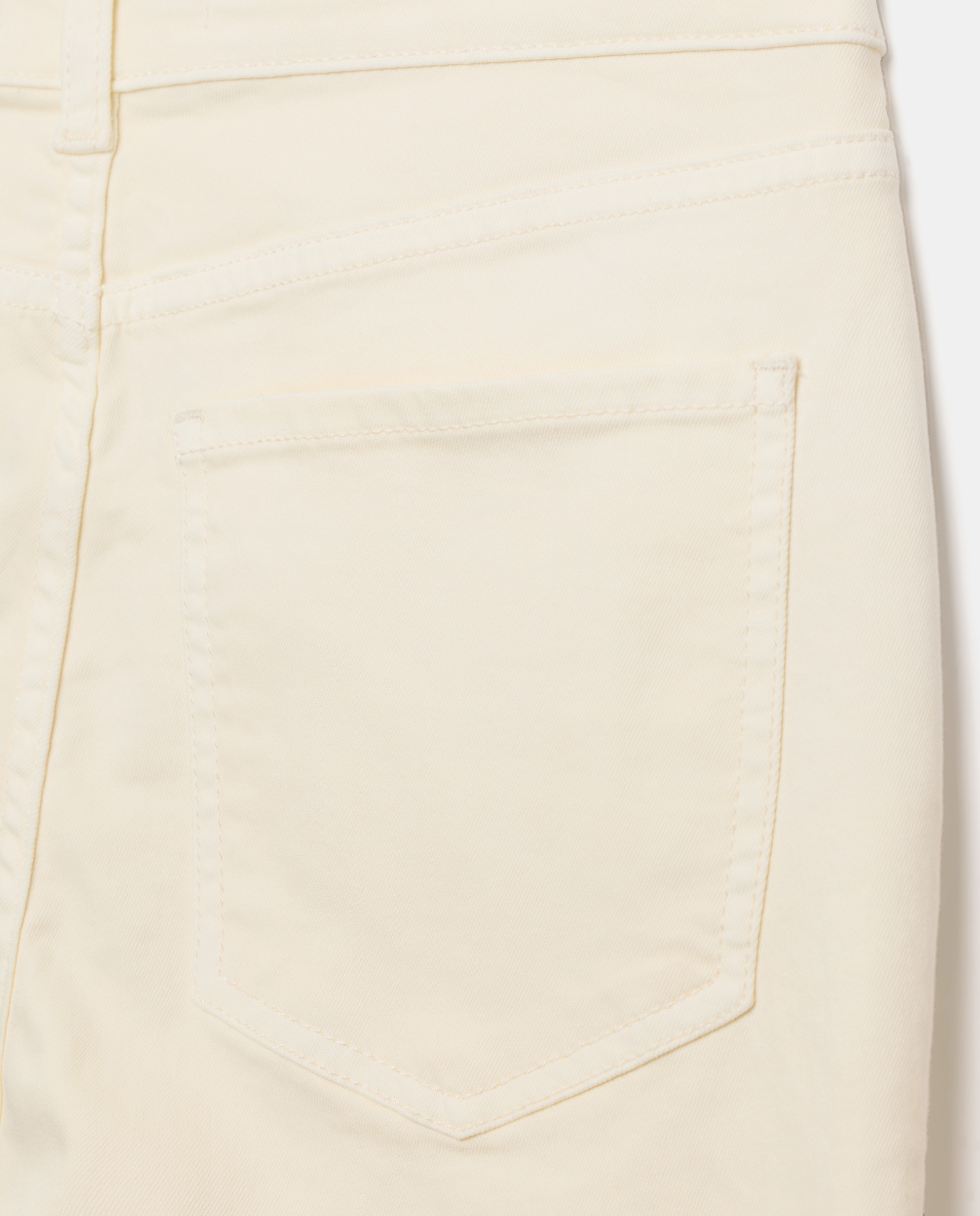 Calças Capri com Bordado 120 Cru-5