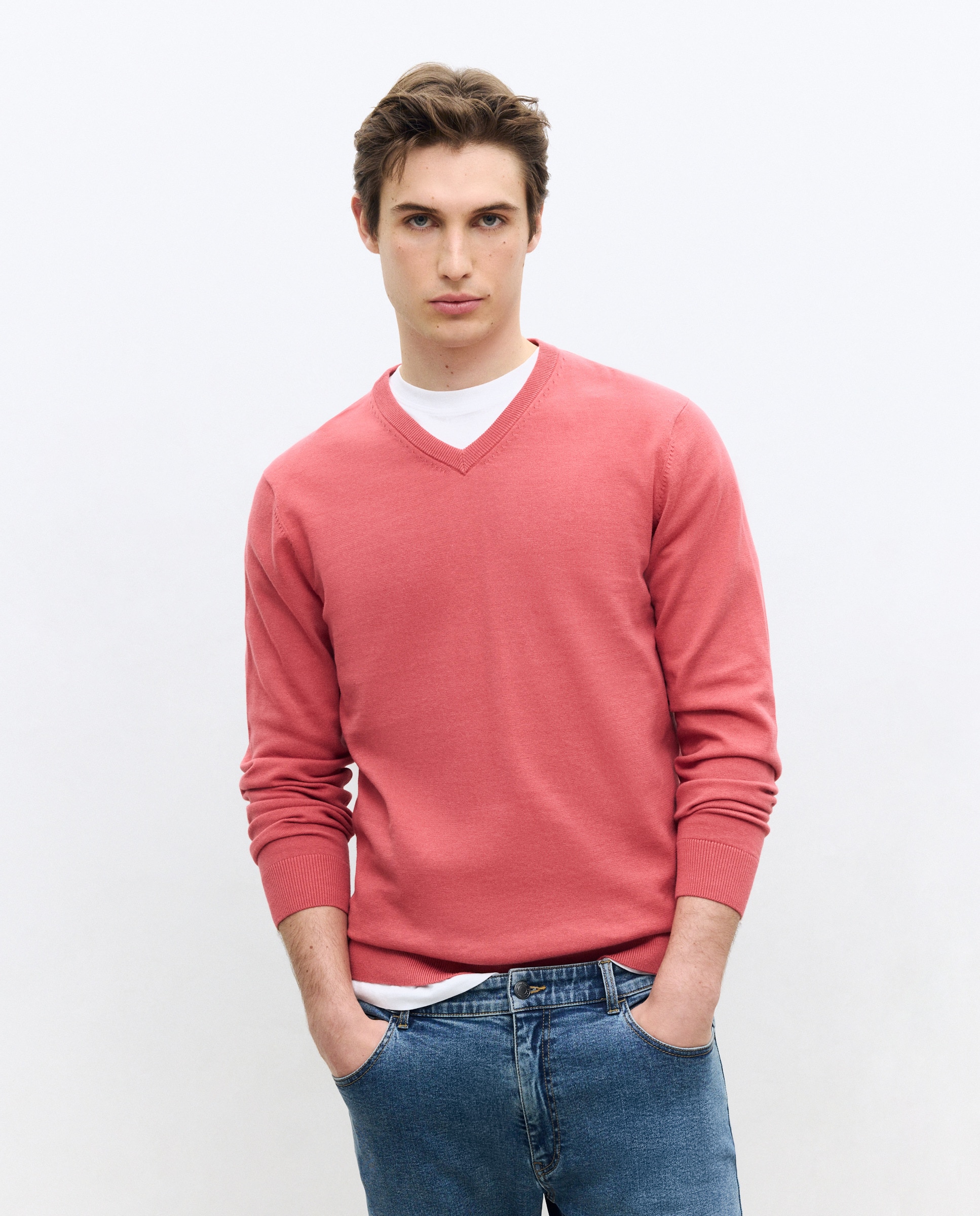 Imagem 0 de Camisola Básica com Gola em Bico