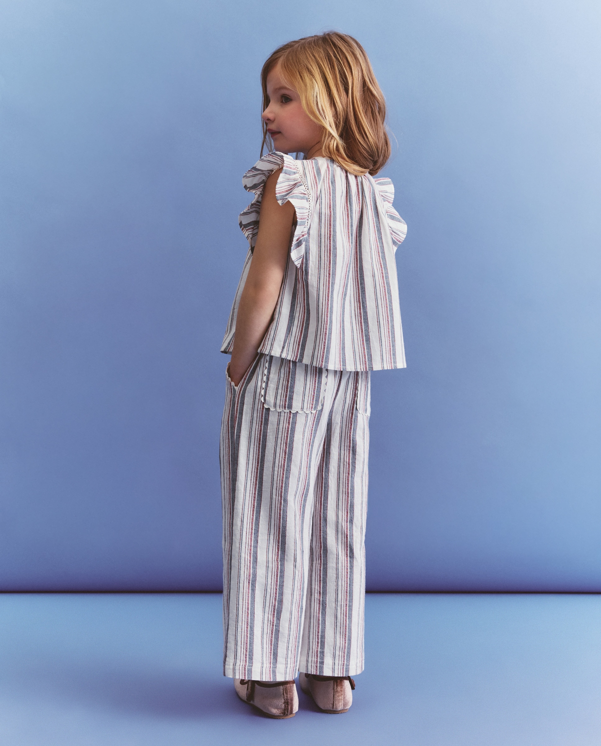 Blusa sem Mangas com Folhos e Risca Tricolor Verde-3