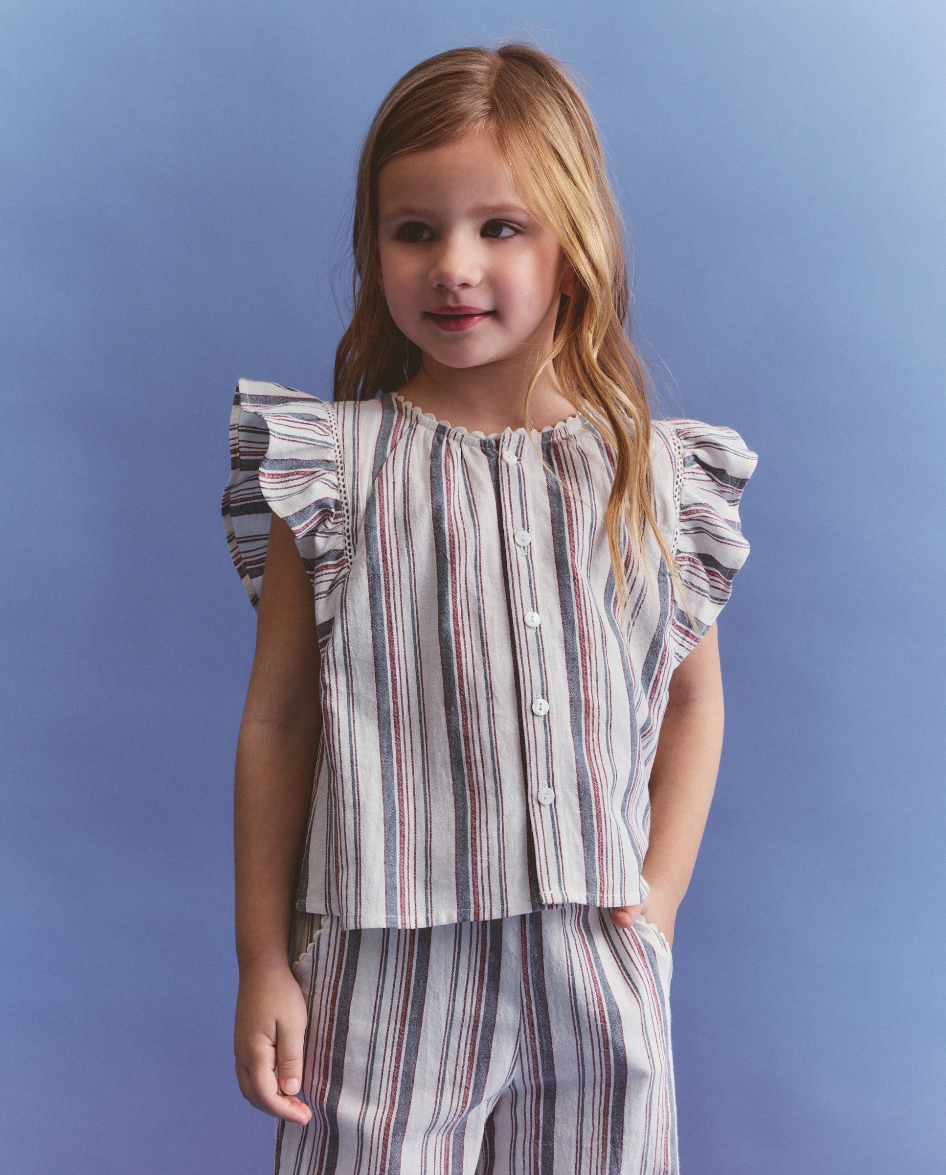 Imagem 0 de Blusa sem Mangas com Folhos e Risca Tricolor