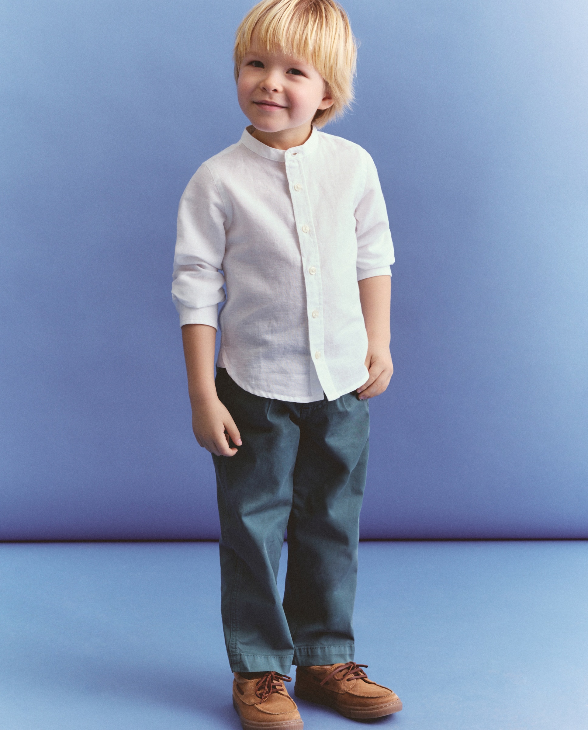 Camisa de Linho com Manga Comprida e Gola à Padre Branco-2