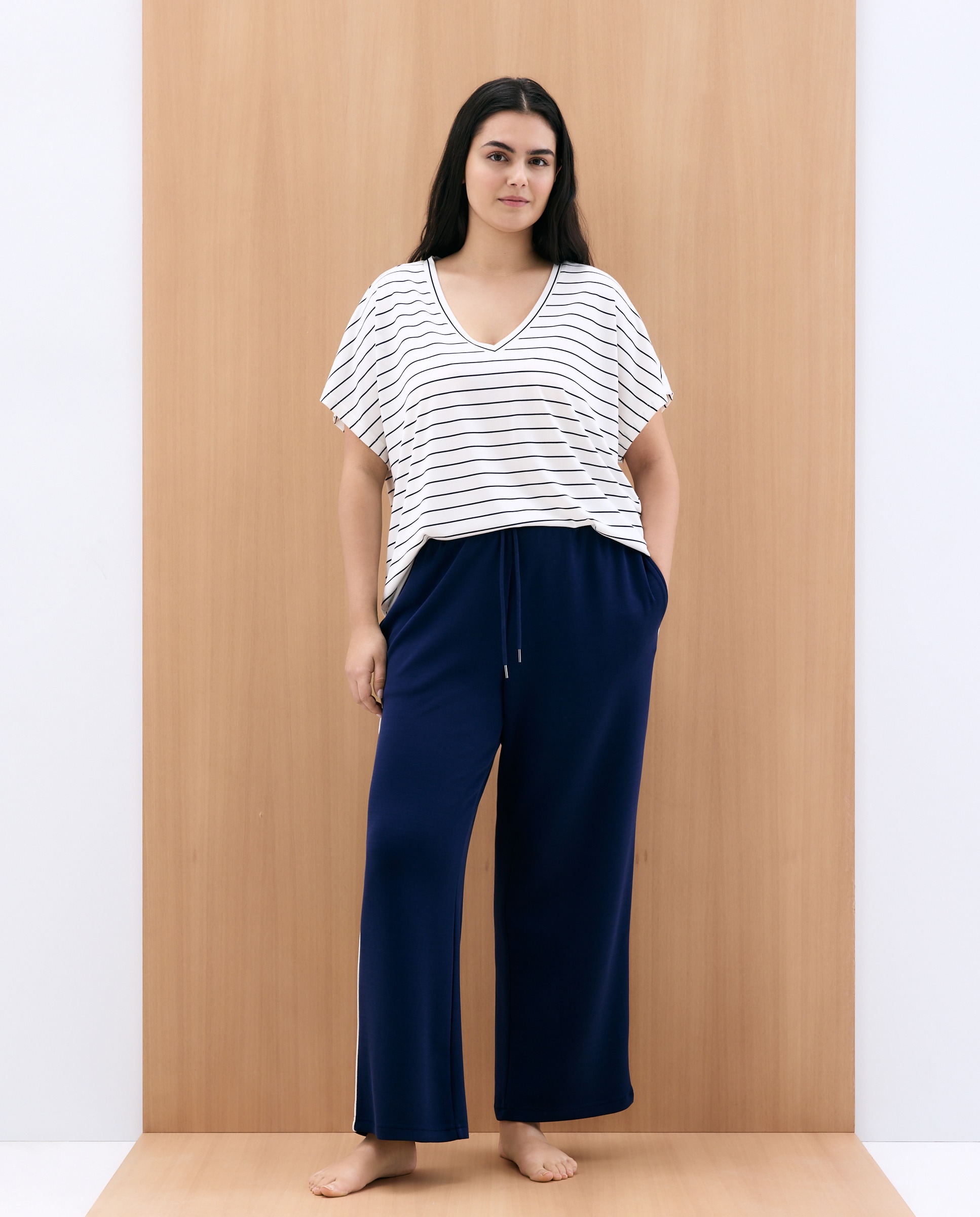 Imagem 0 de Calças de Pijama Palazzo com Detalhes em Contraste