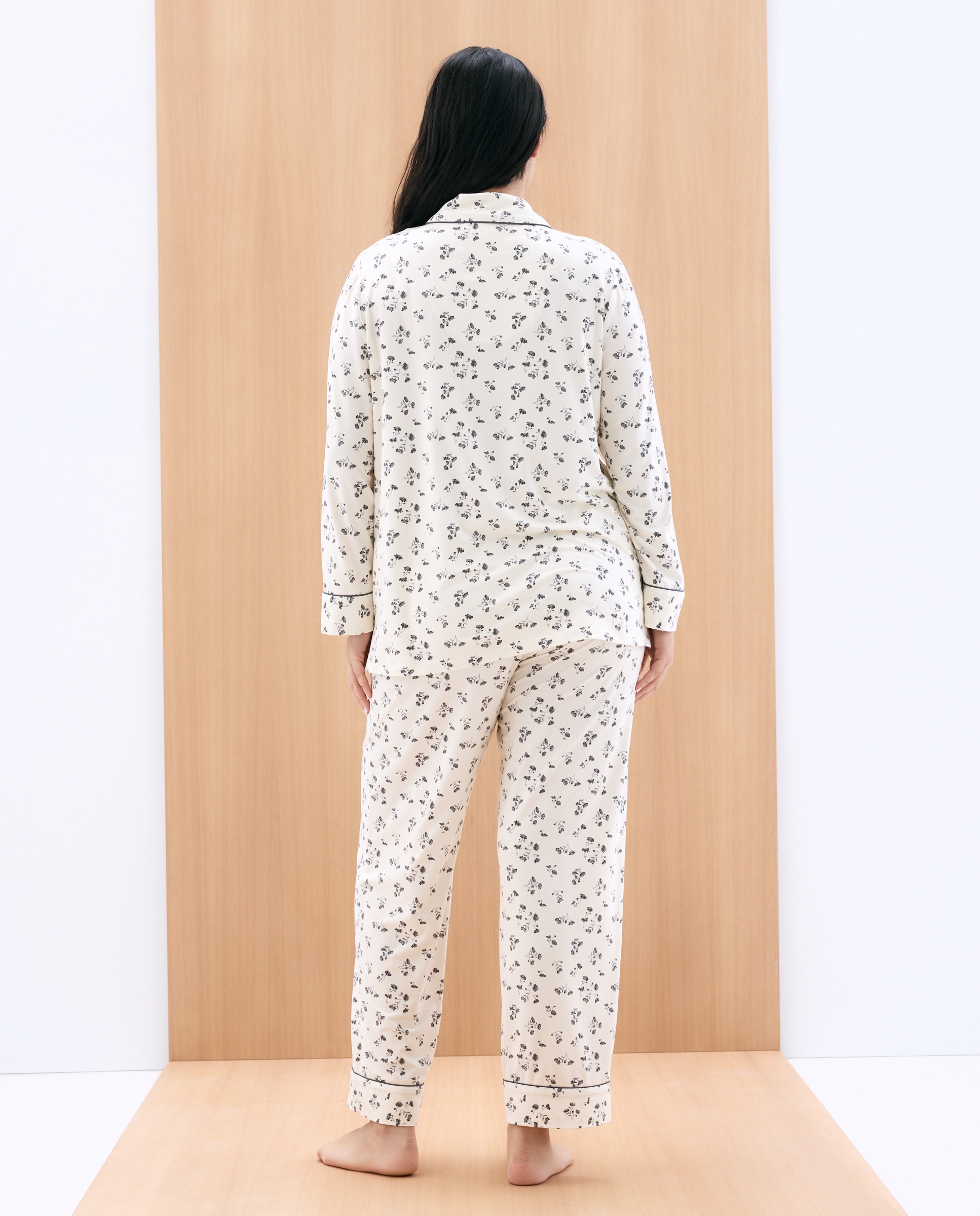 Pijama Camiseiro com Estampado Floral Branco-3