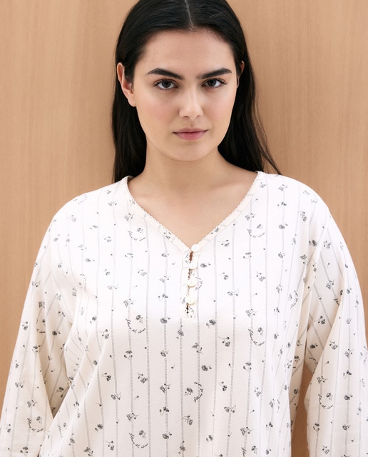 Imagem 0 de Camisa de Dormir de Manga Comprida com Estampado e Detalhe na Gola