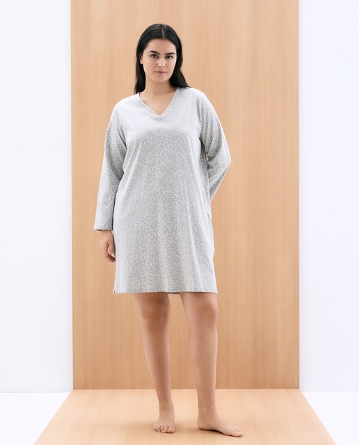 Imagem 0 de Camisa de Dormir com Decote em Bico e Detalhes de Renda