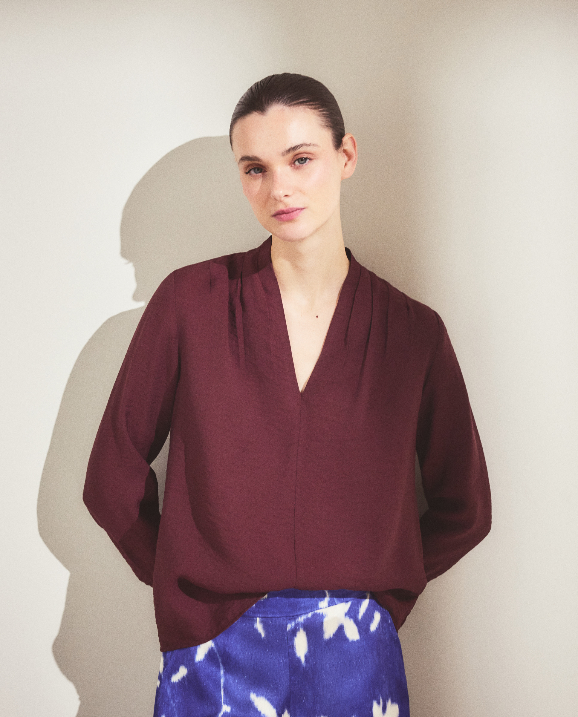 Blusa com Textura Decote em Bico e Manga Comprida Bordeaux-2