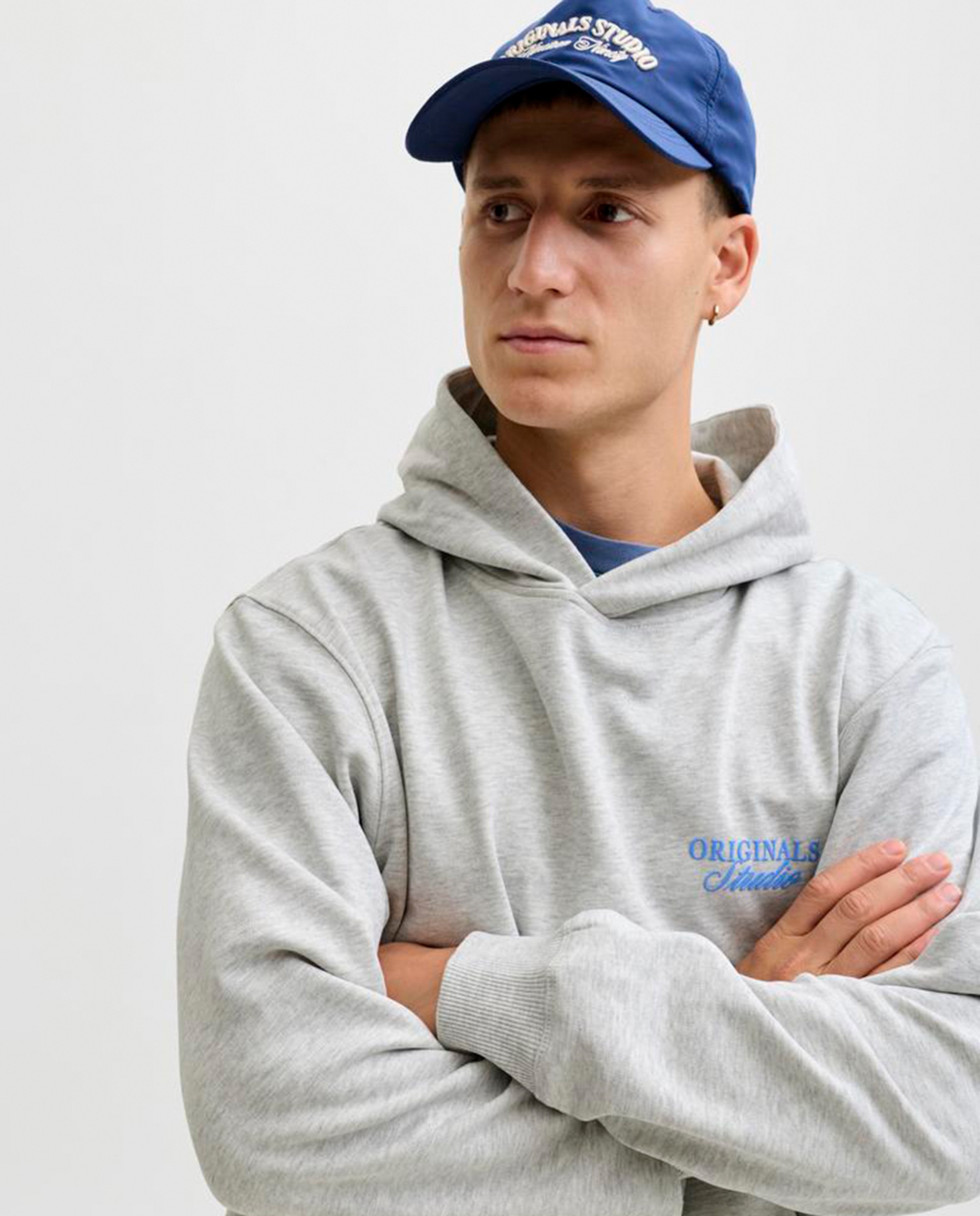 Sweatshirt com Capuz e Estampado Traseiro Cinzento-3