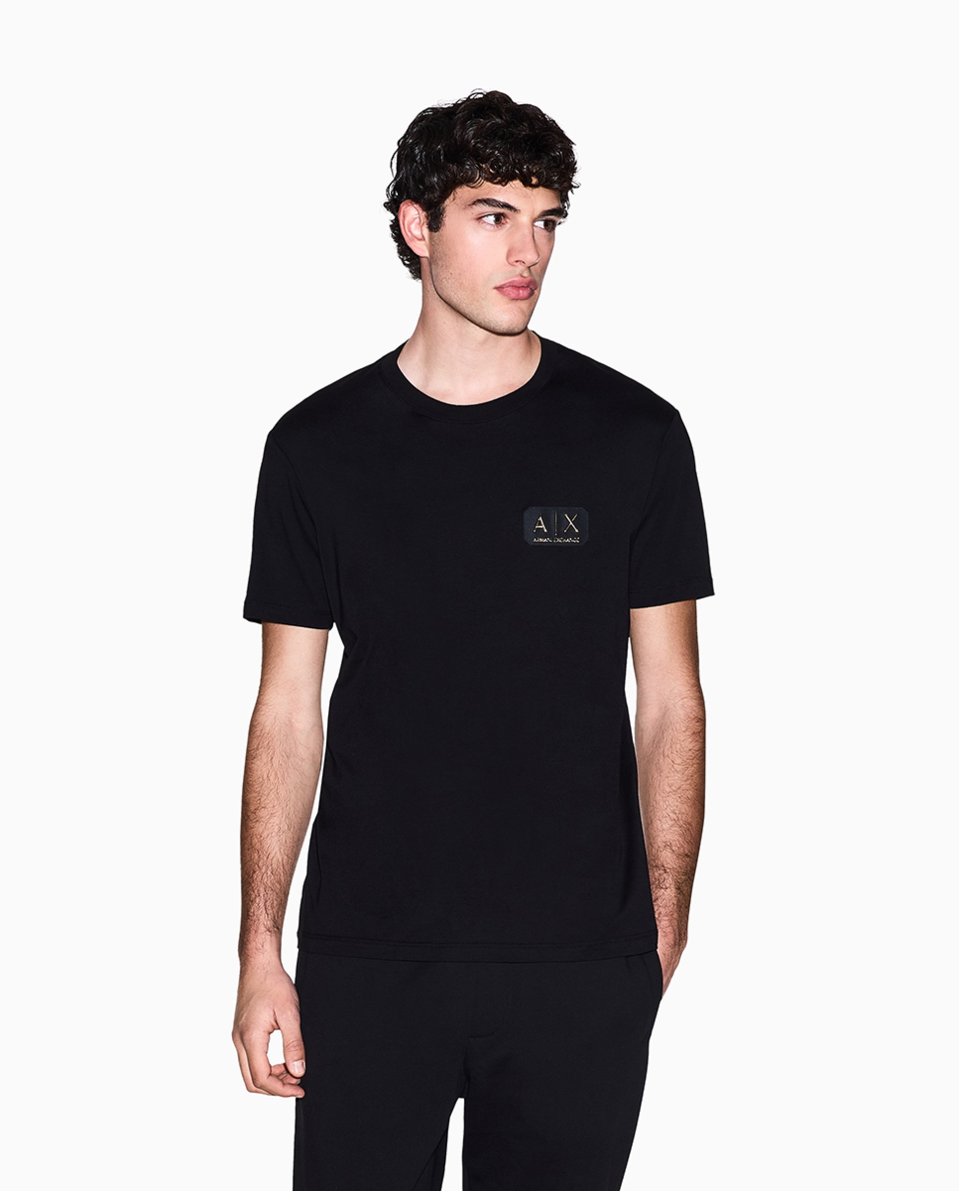 T-shirt Regular Fit com Manga Curta Preto-1