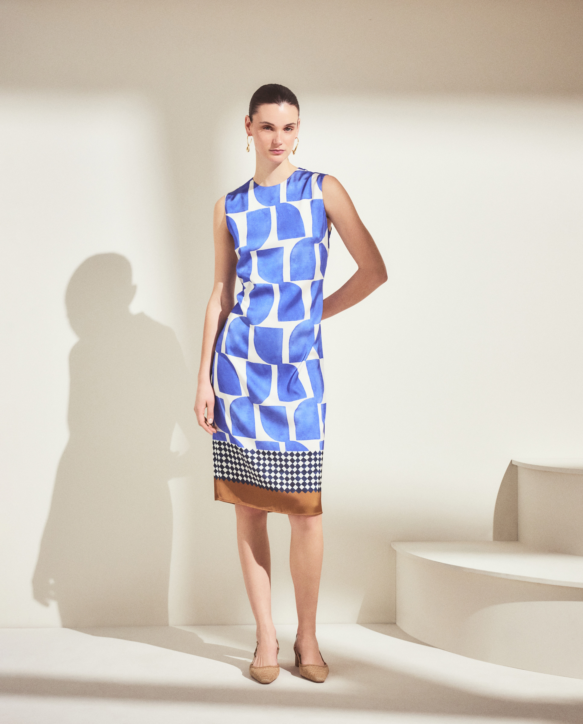 Vestido sem Mangas com Decote Redondo e Estampado de Lenço Azul-1