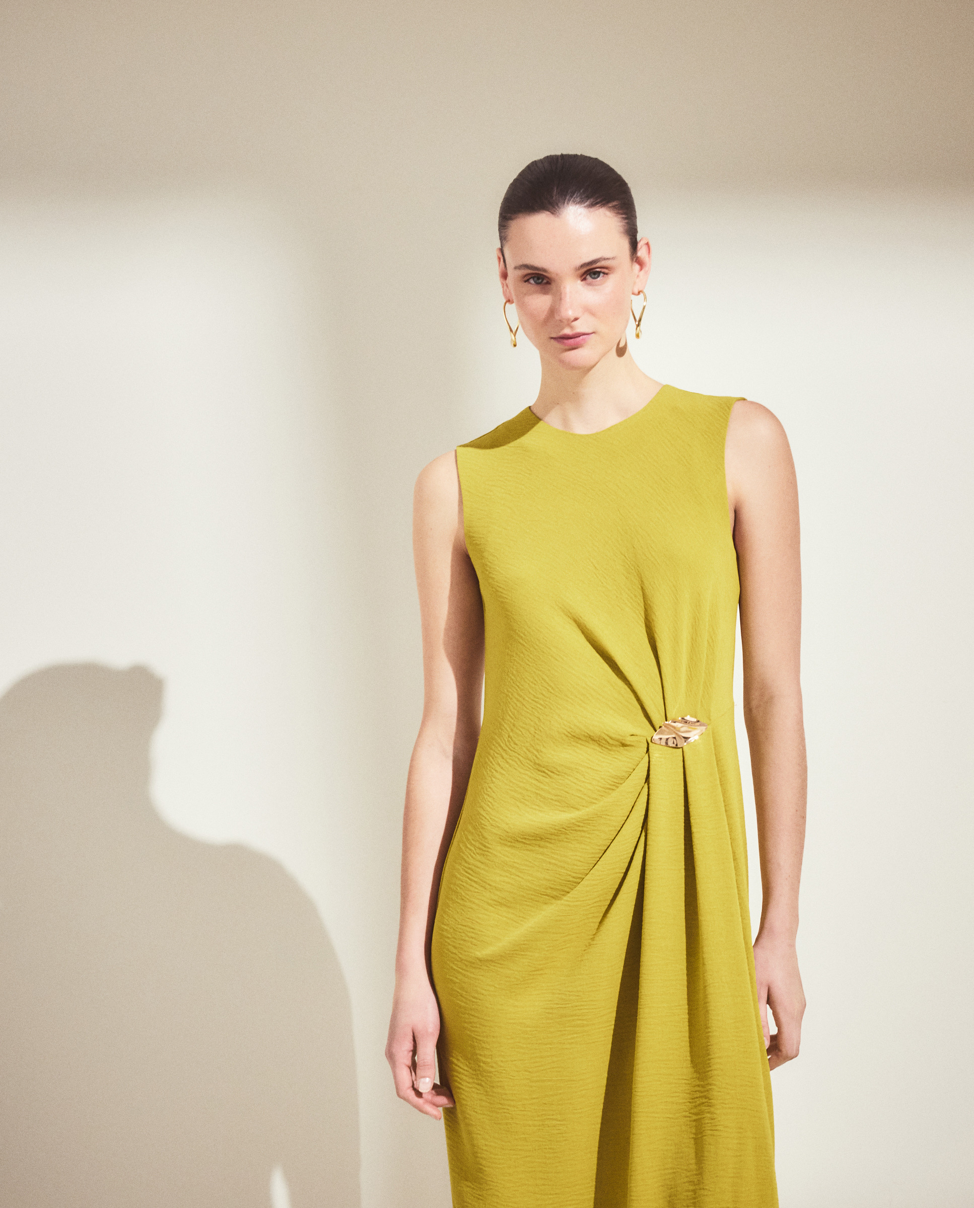 Vestido Liso sem Mangas com Fecho Metálico Pistácio-2