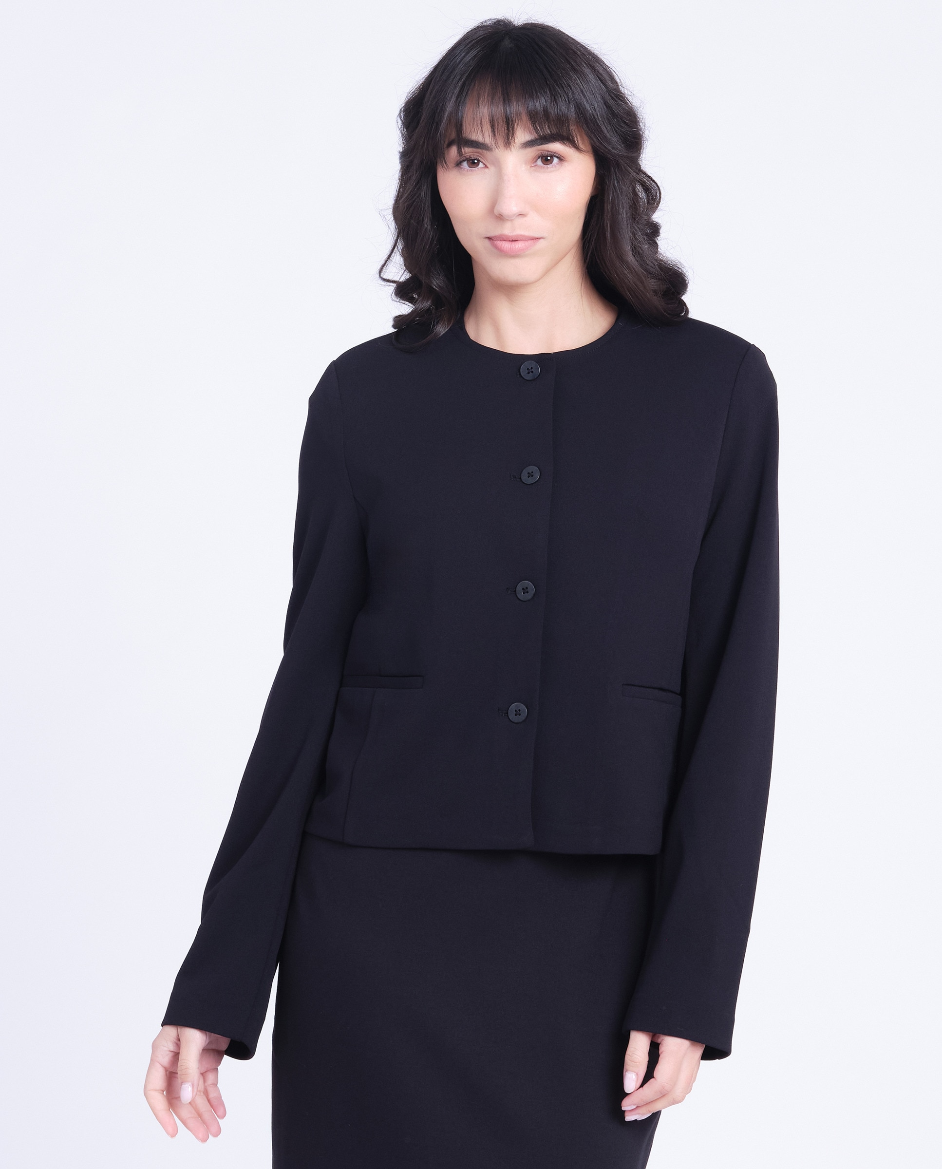 Casaco Curto em Crepe Preto-3