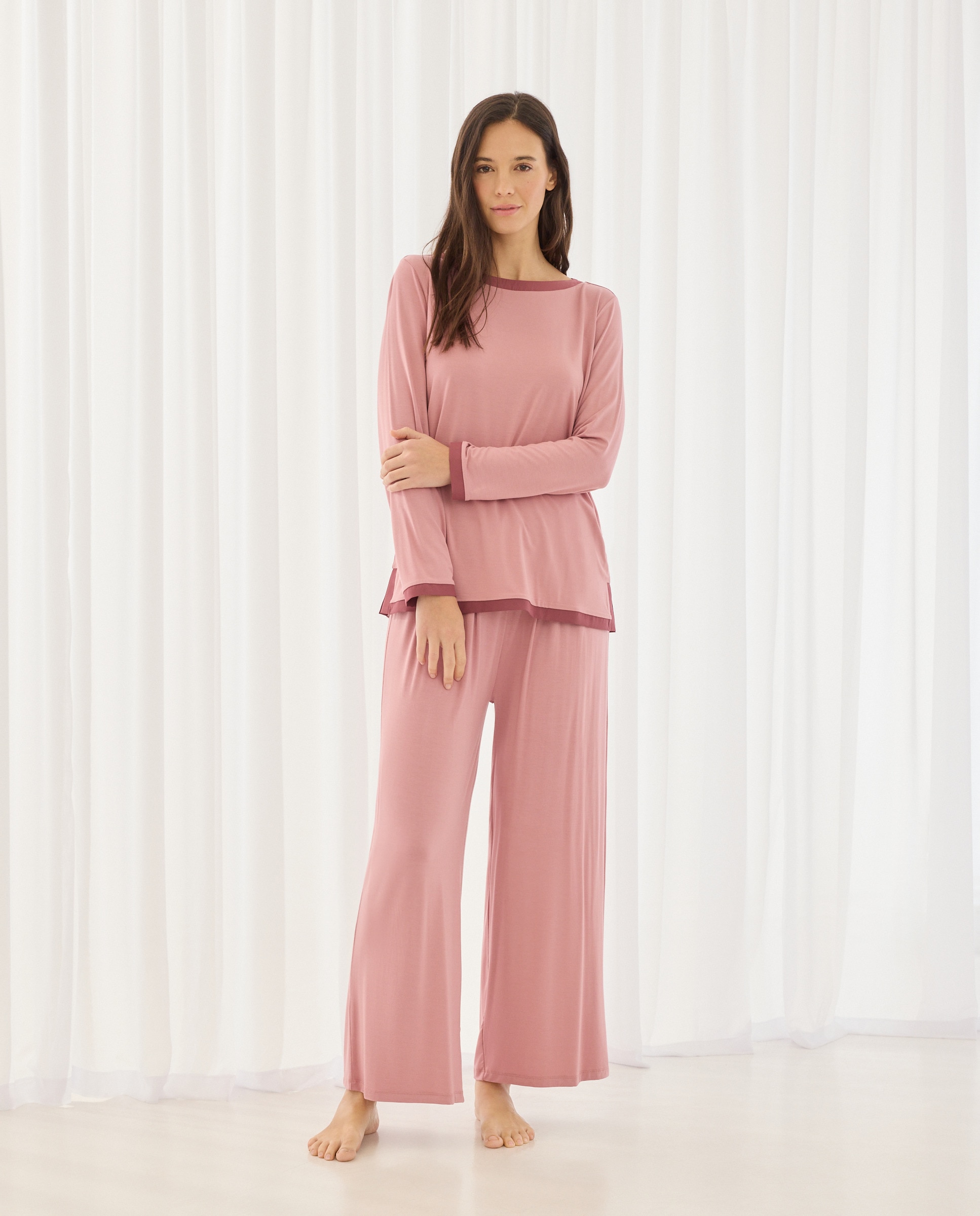 Pijama de Cetim com Vivos em Contraste 220 Rosa Pálido-1