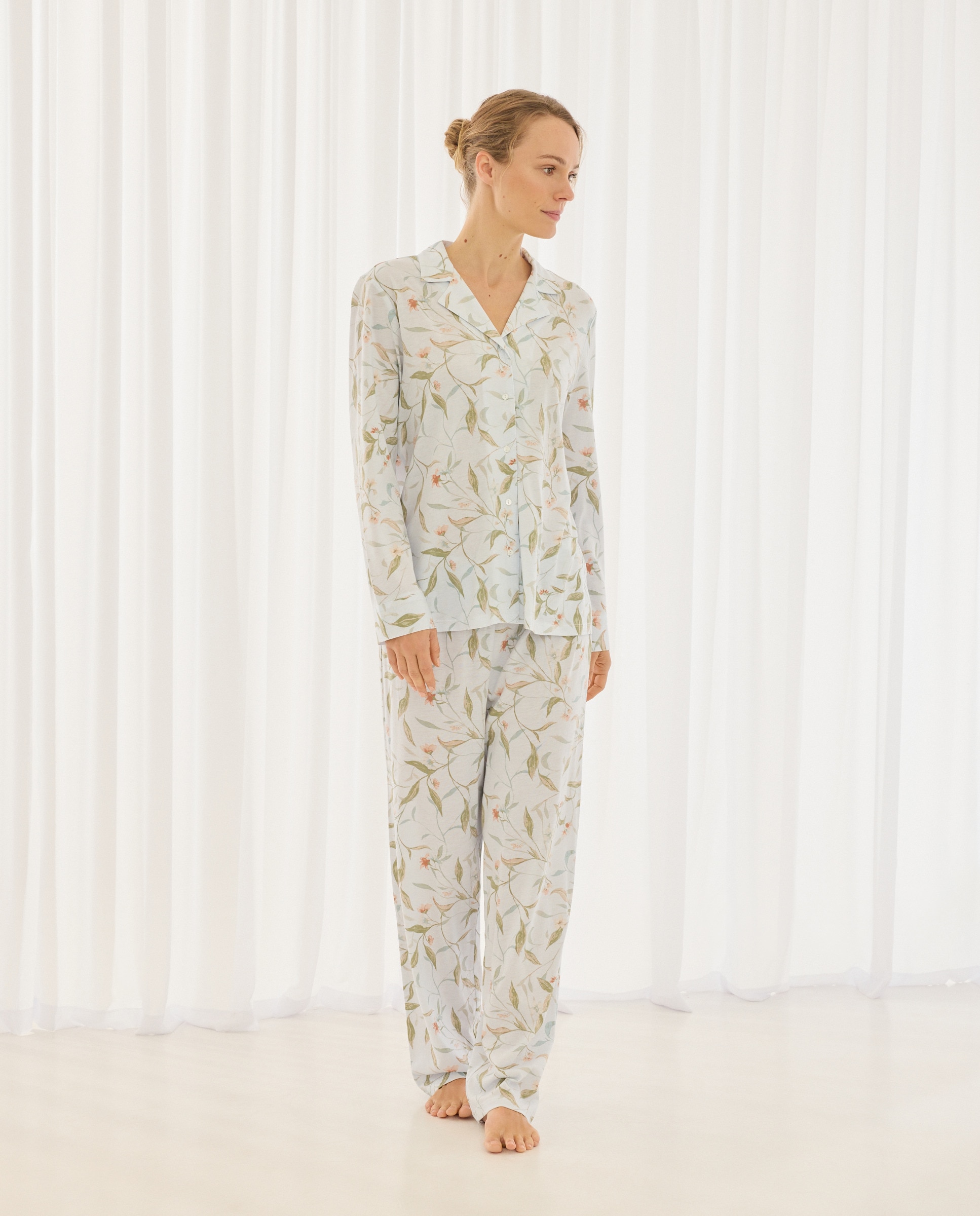 Pijama Camiseiro com Estampado Floral Azul-1