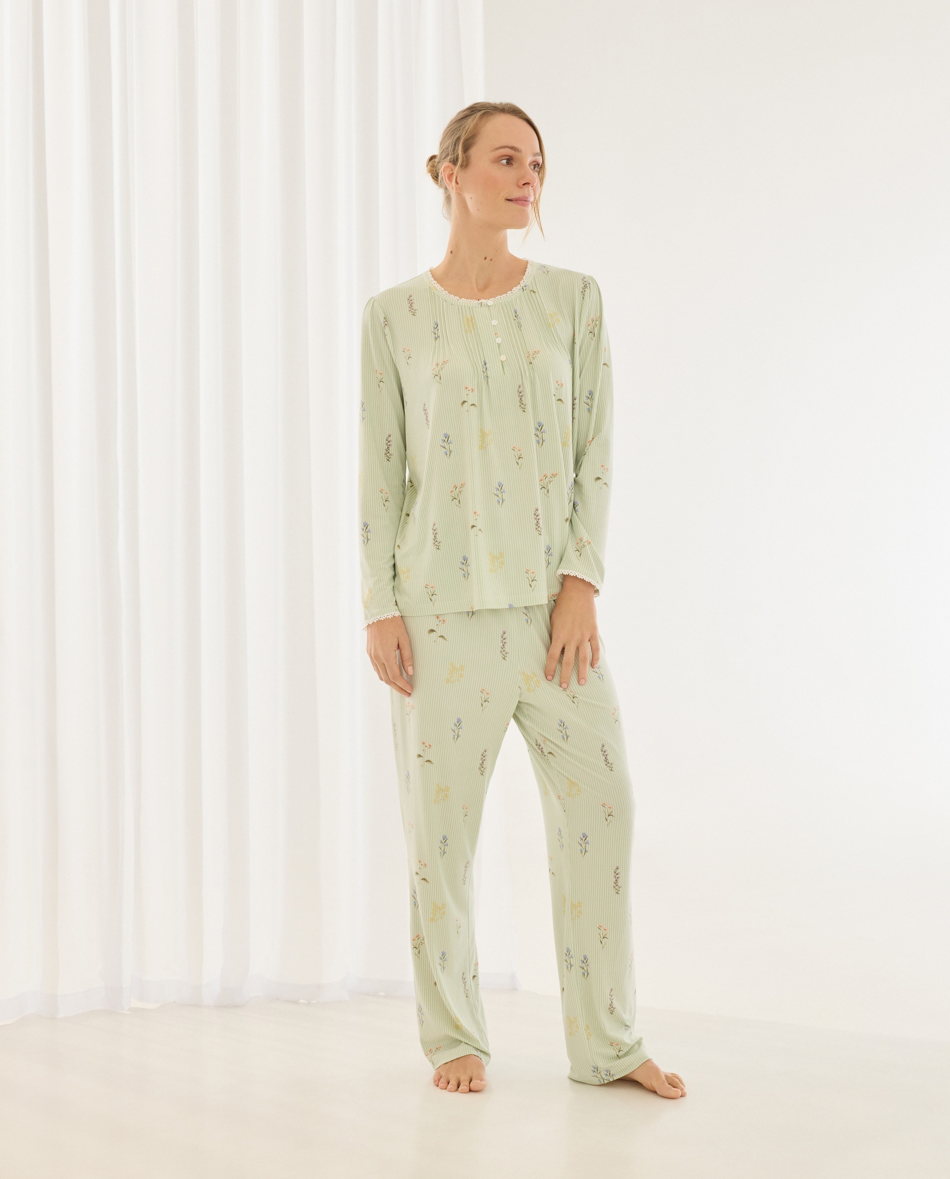 Pijama Camiseiro às Riscas Verde-1