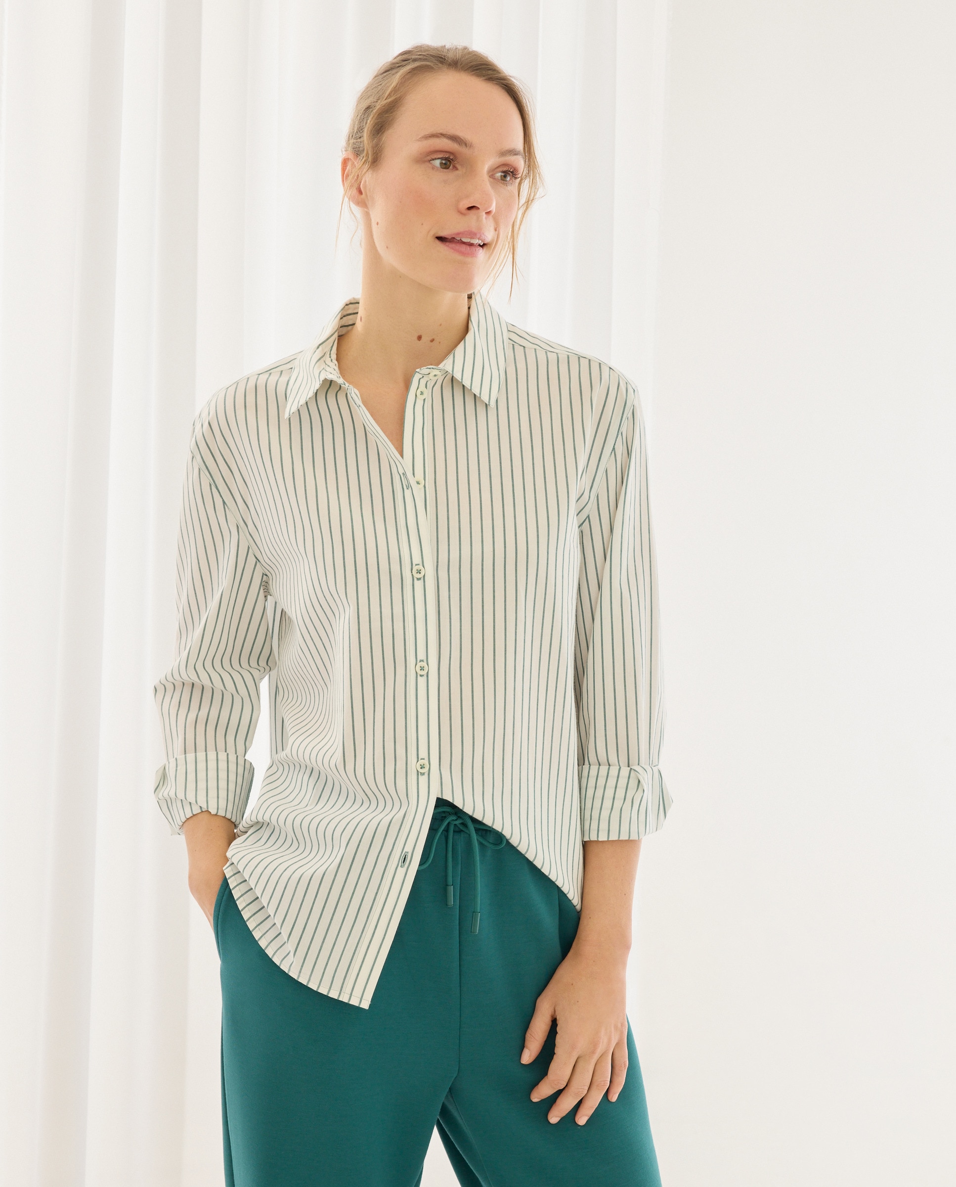 Camisa às Riscas Branco-1