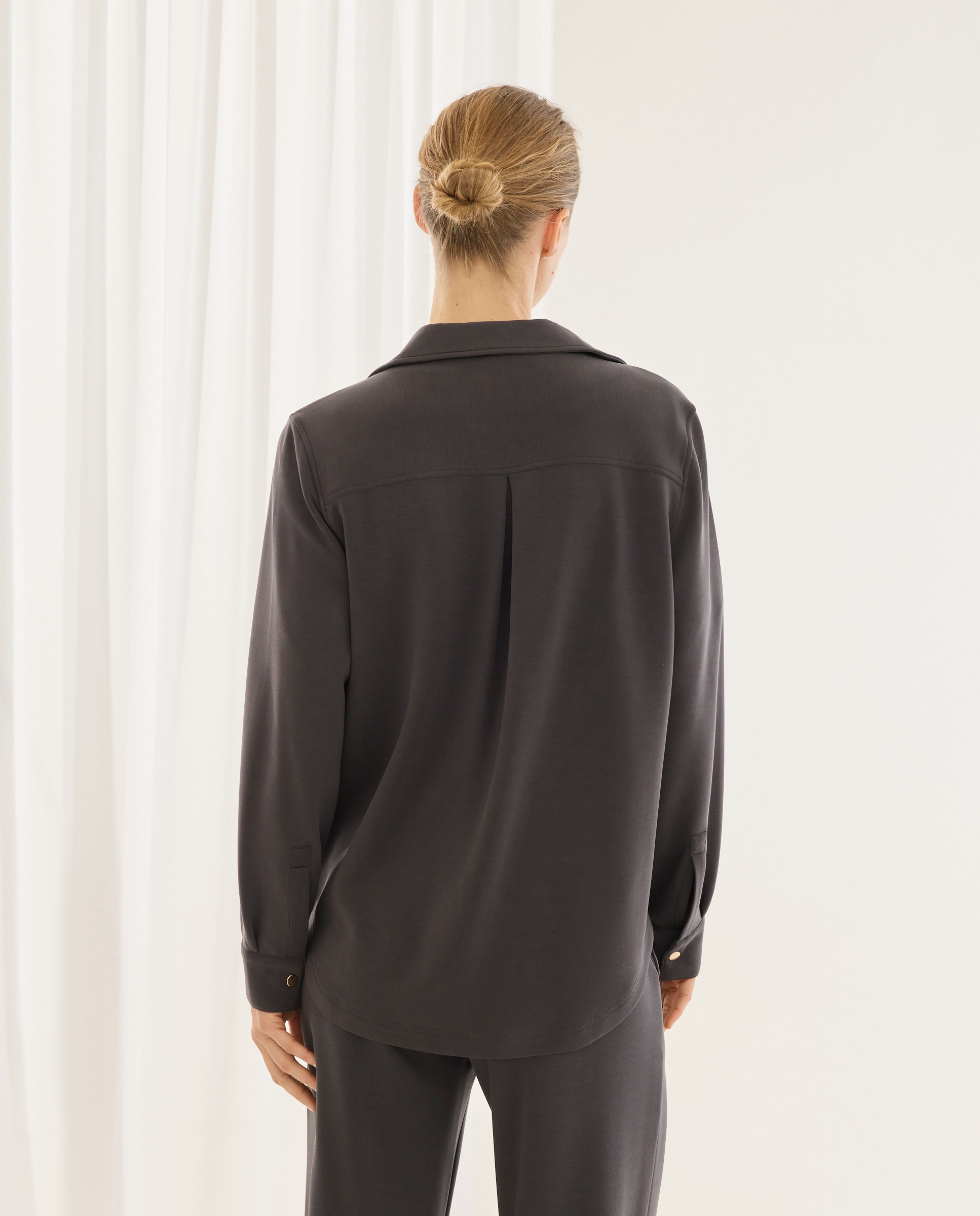 Sobrecamisa com Bolso Preto-3