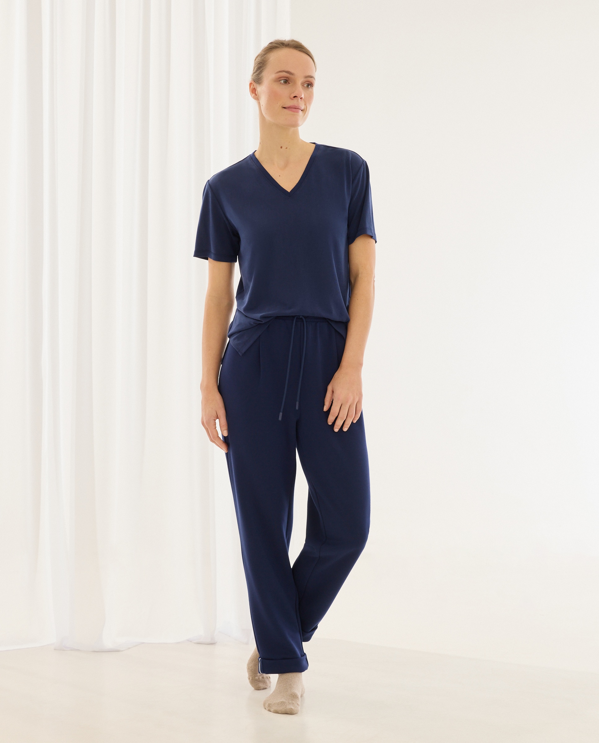 T-shirt com Decote em Bico e Detalhes Azul-marinho-2
