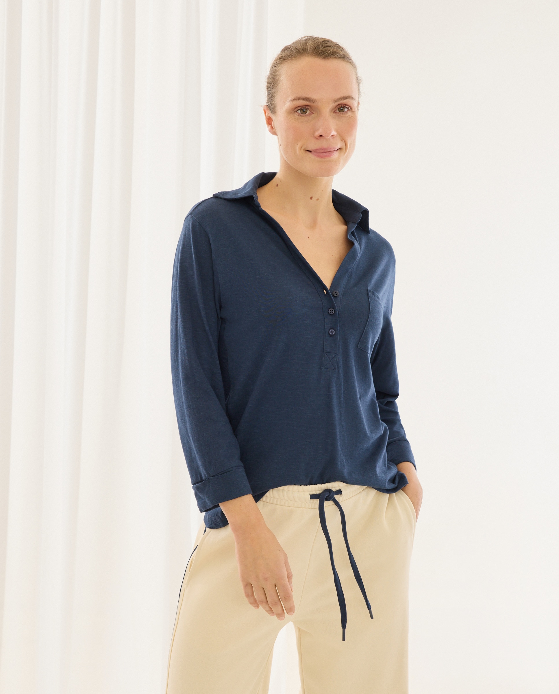 Imagem 0 de Sobrecamisa Lisa com Bolsos